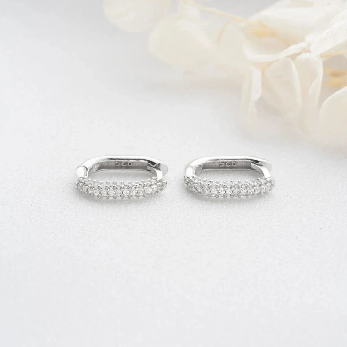 ÖRONHÄNGAR MED FLARE | 925 SILVER