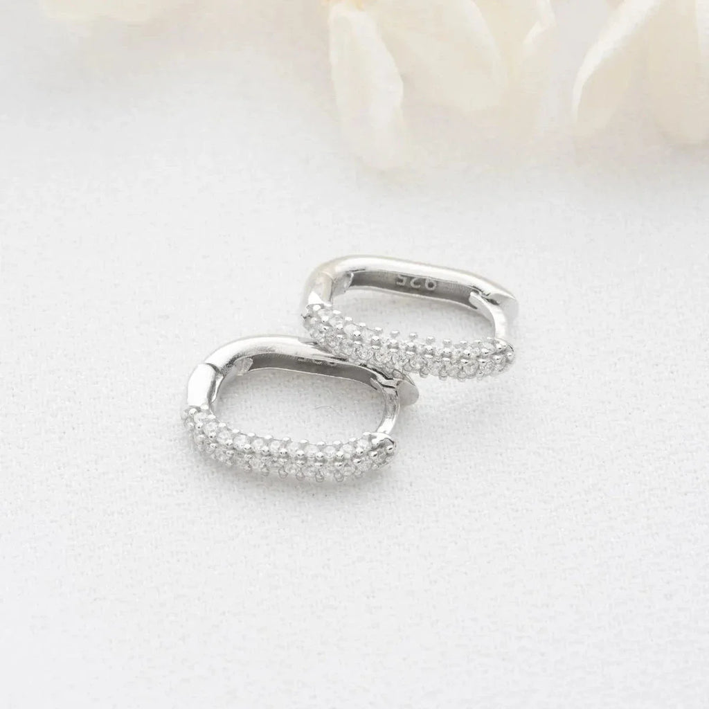 ÖRONHÄNGAR MED FLARE | 925 SILVER