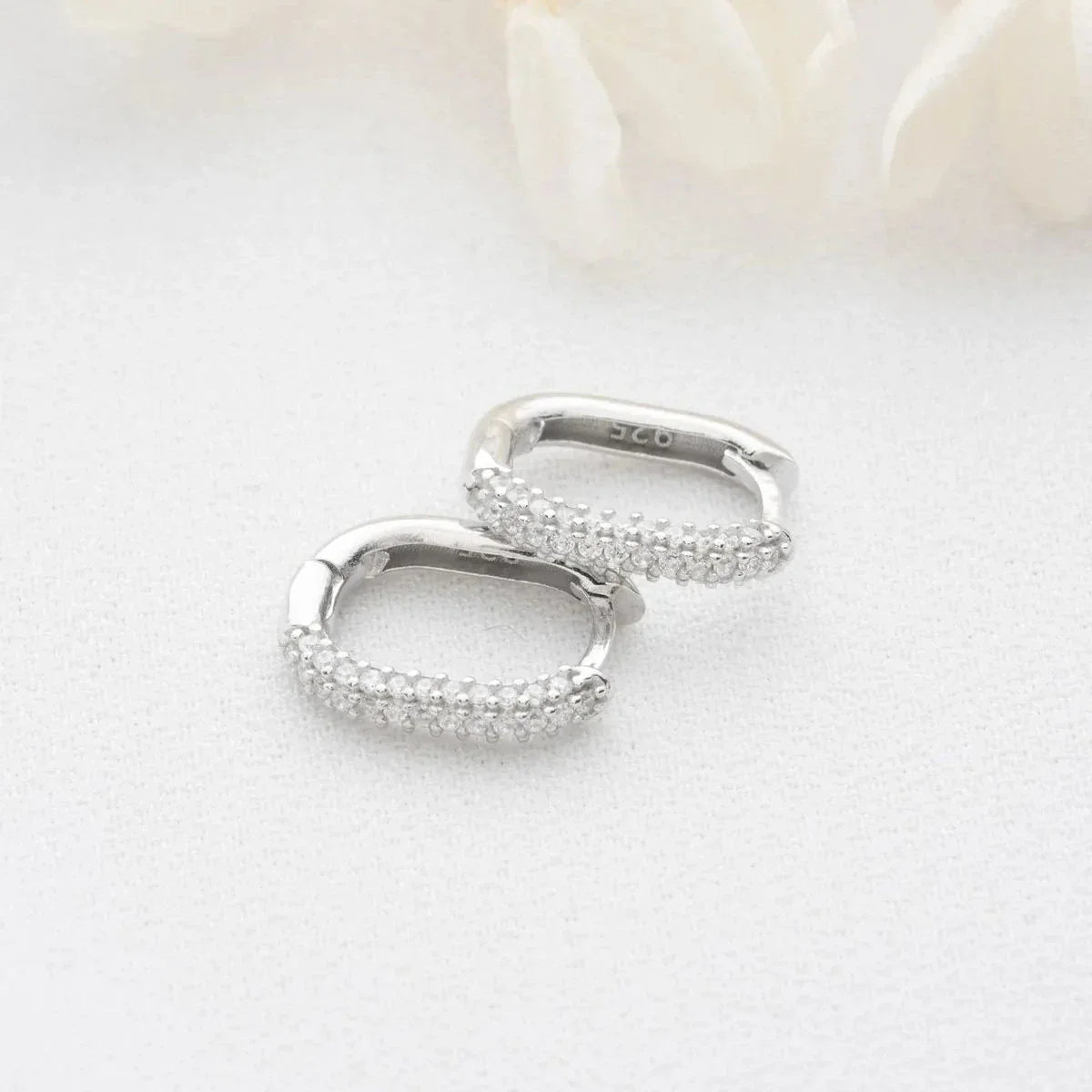 ÖRONHÄNGAR MED FLARE | 925 SILVER