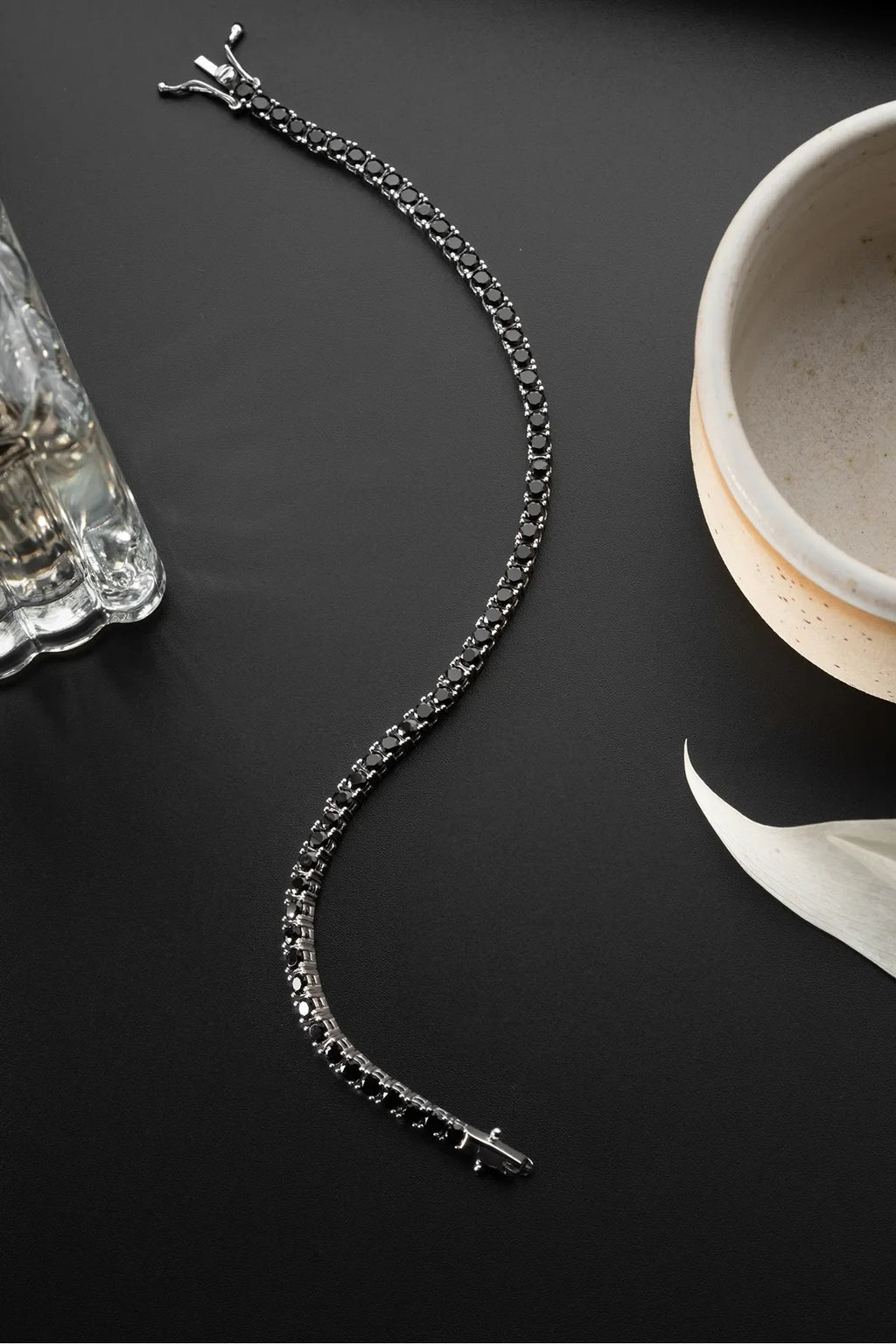 ISALT ARMBAND AV SVART STEN | 925 SILVER