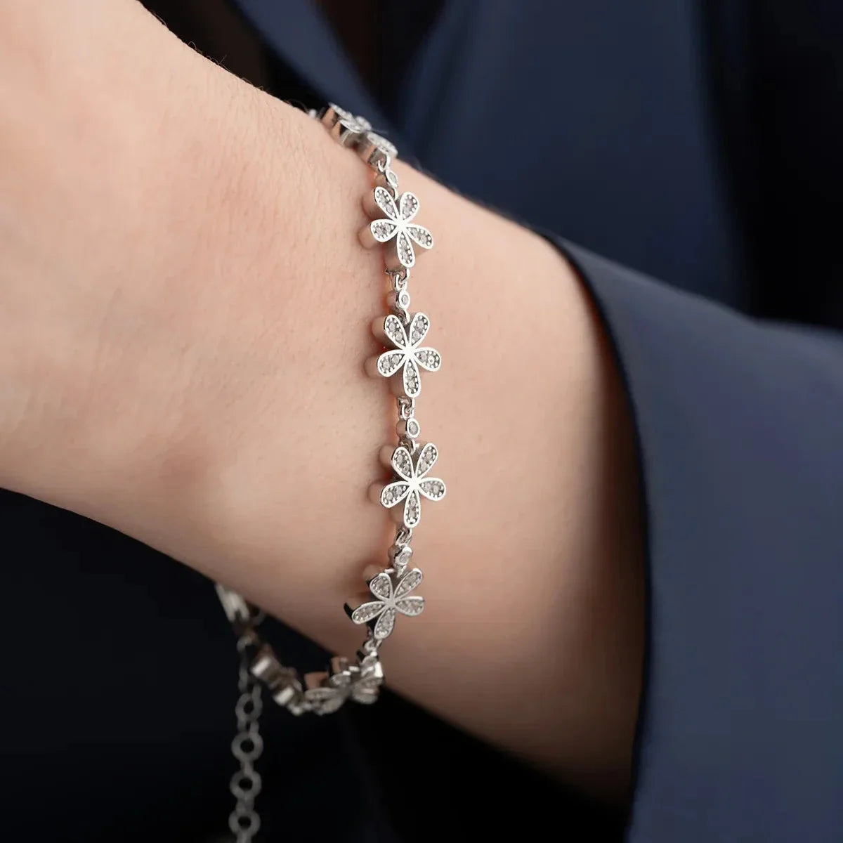 BLOMMA ARMBAND i ZIRKONER | 925 SILVER