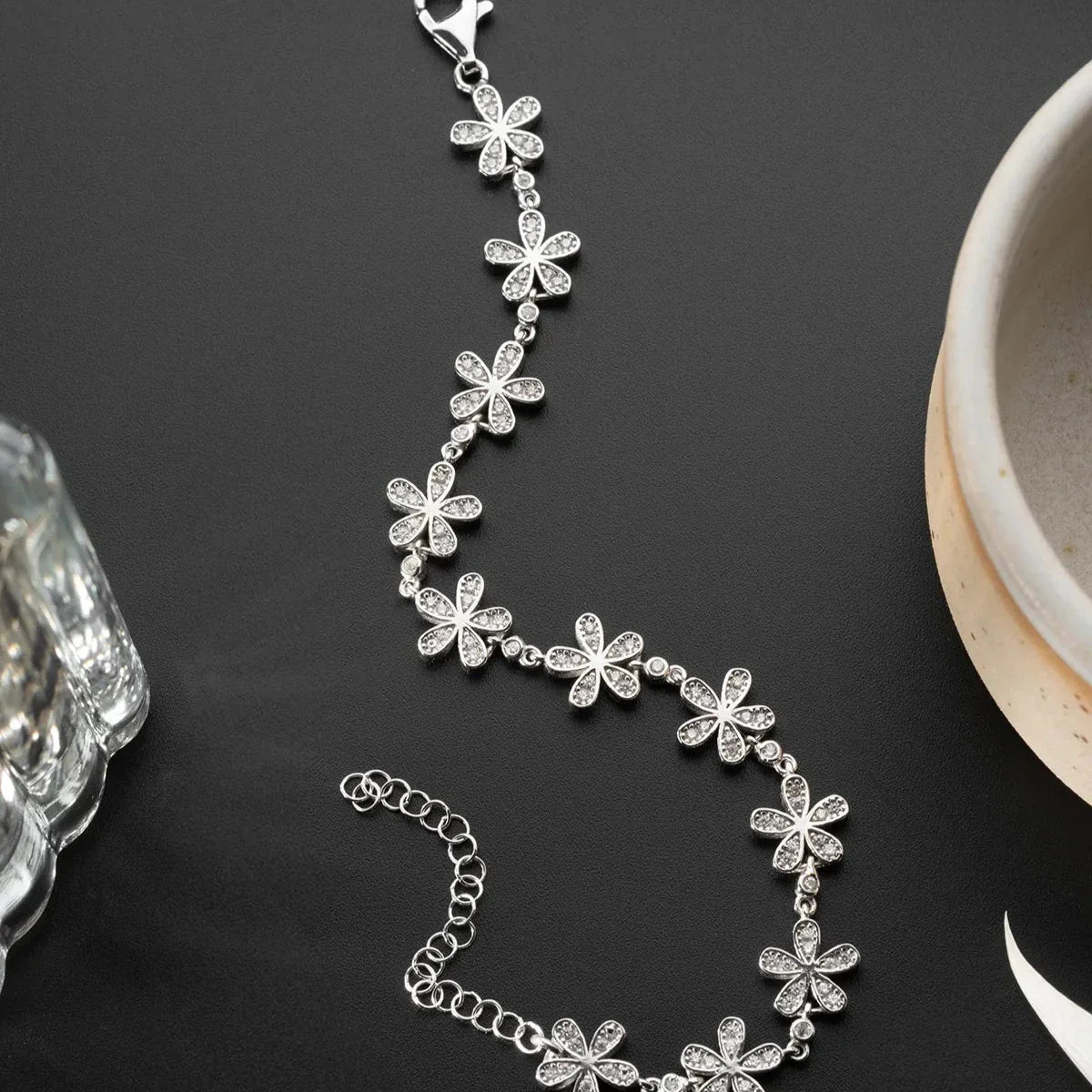 BLOMMA ARMBAND i ZIRKONER | 925 SILVER