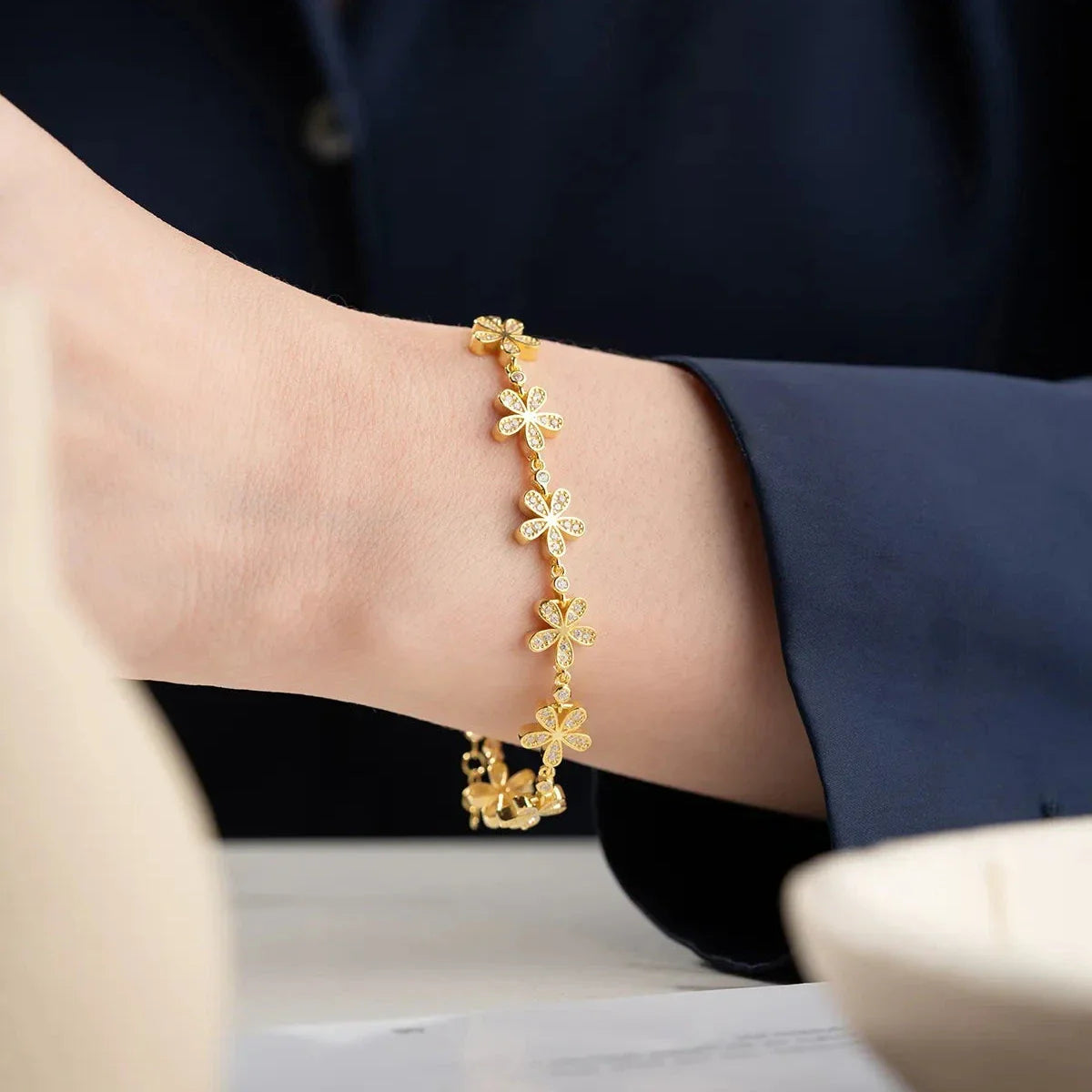 BLOMMA ARMBAND i ZIRKONER | 925 SILVER