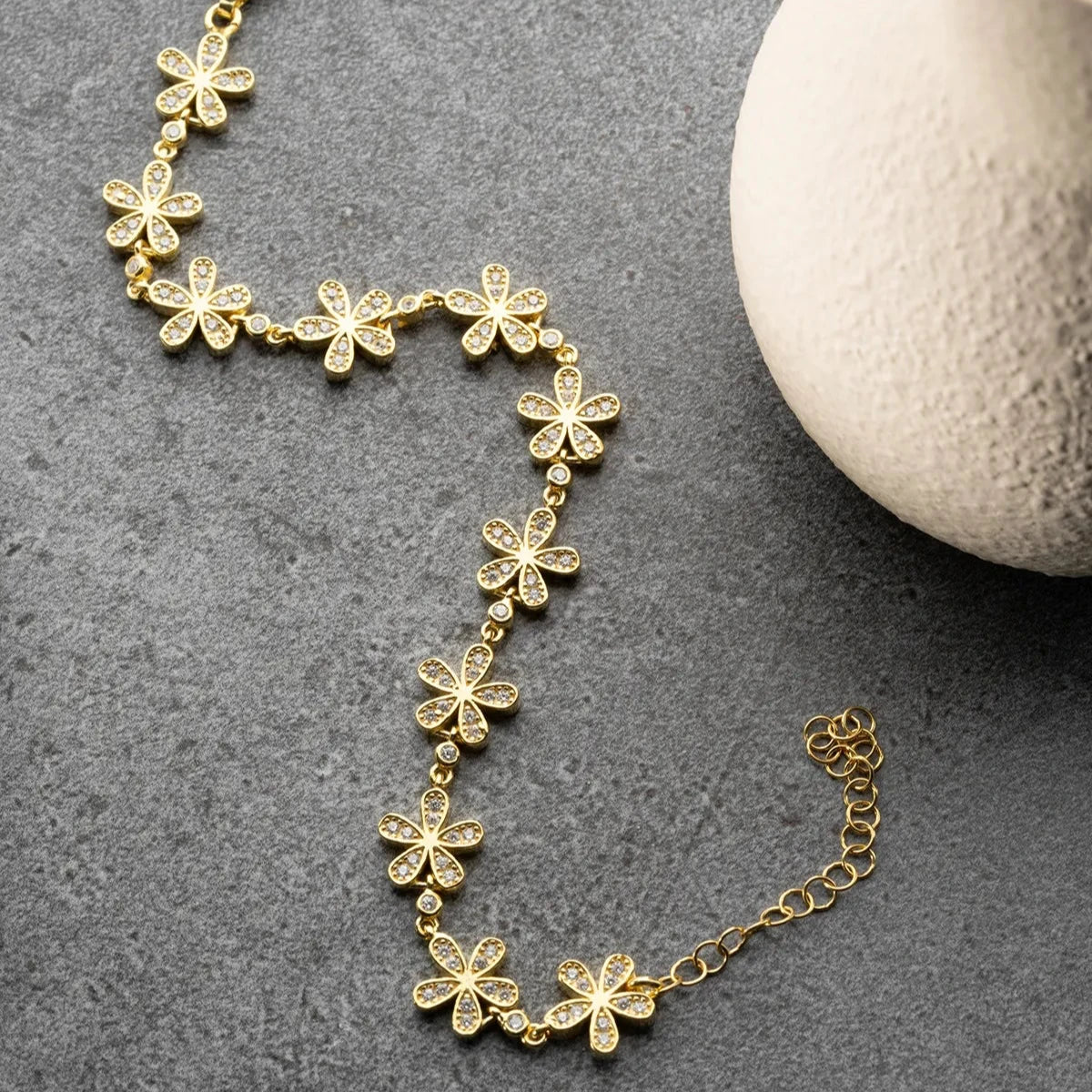 BLOMMA ARMBAND i ZIRKONER | 925 SILVER