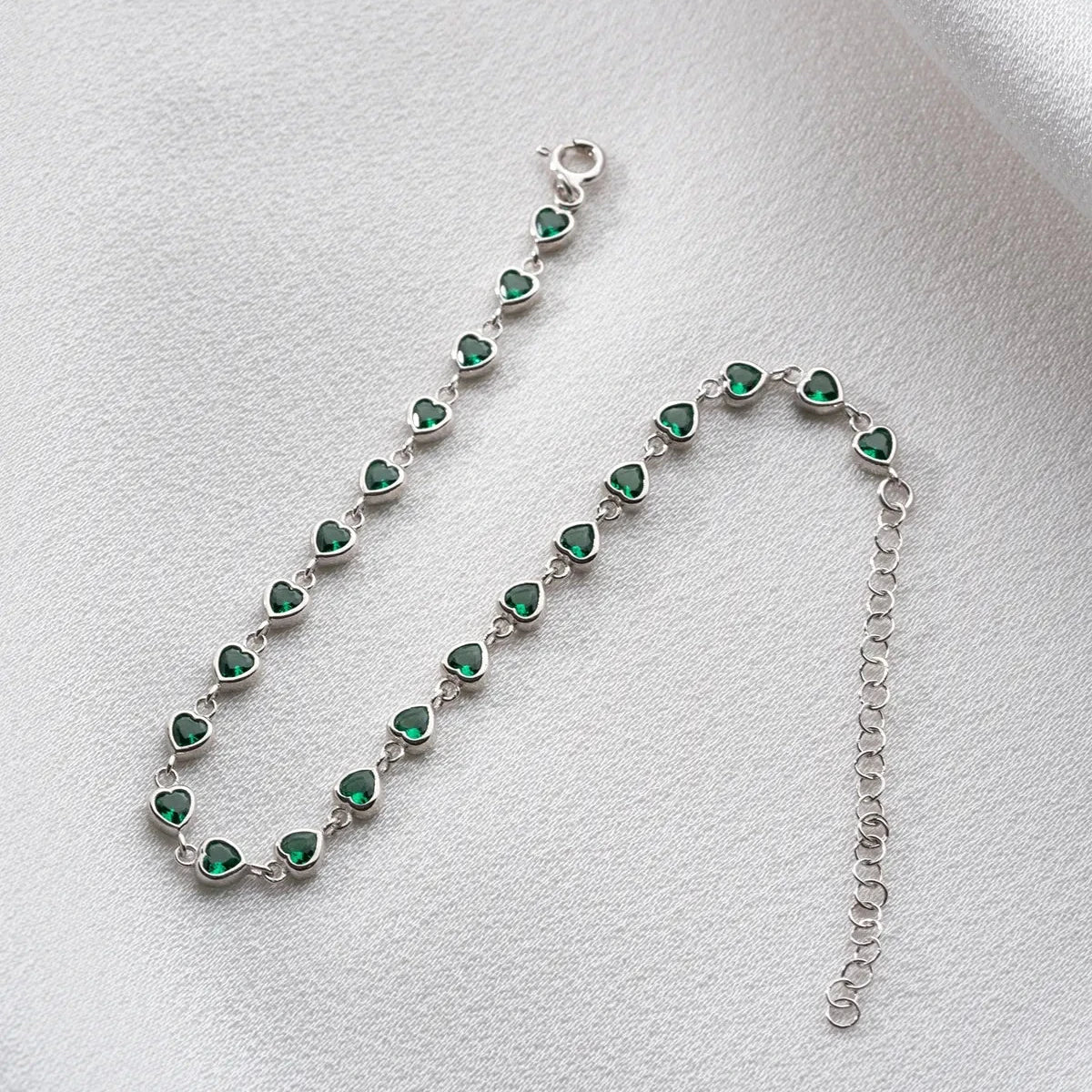 MINI HJÄRTA SMARAGARDARMBAND | 925 SILVER