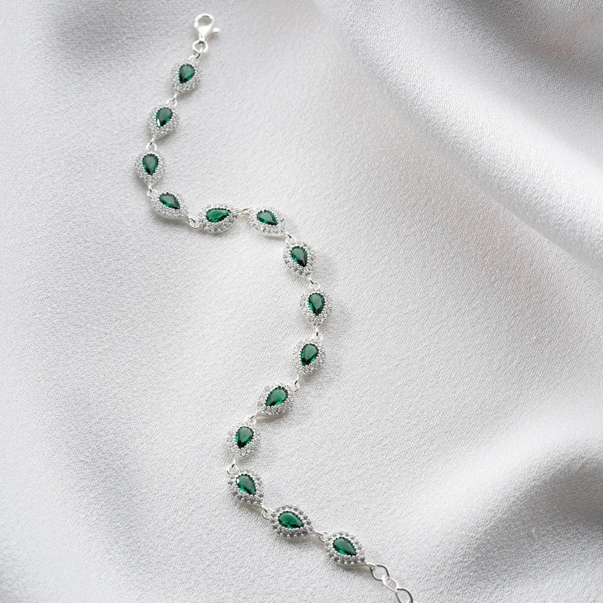 DROPPESTENS-SMARAGADARMBAND | 925 SILVER