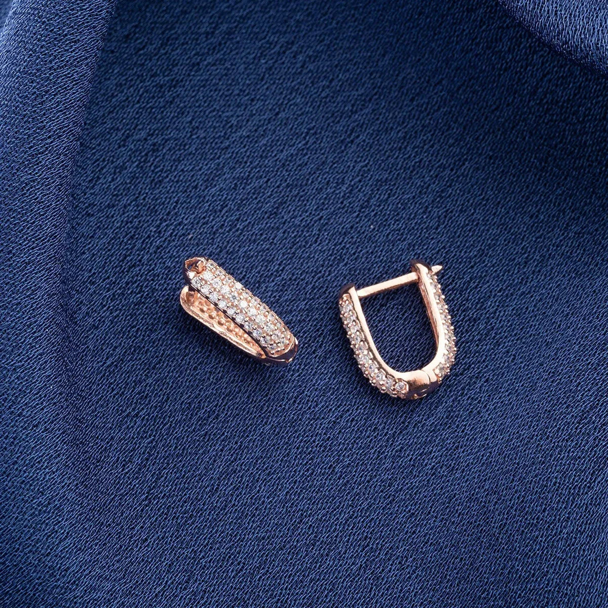 U | ÖRONHÄNGAR I ZIRKONSTÅL | 925 SILVER