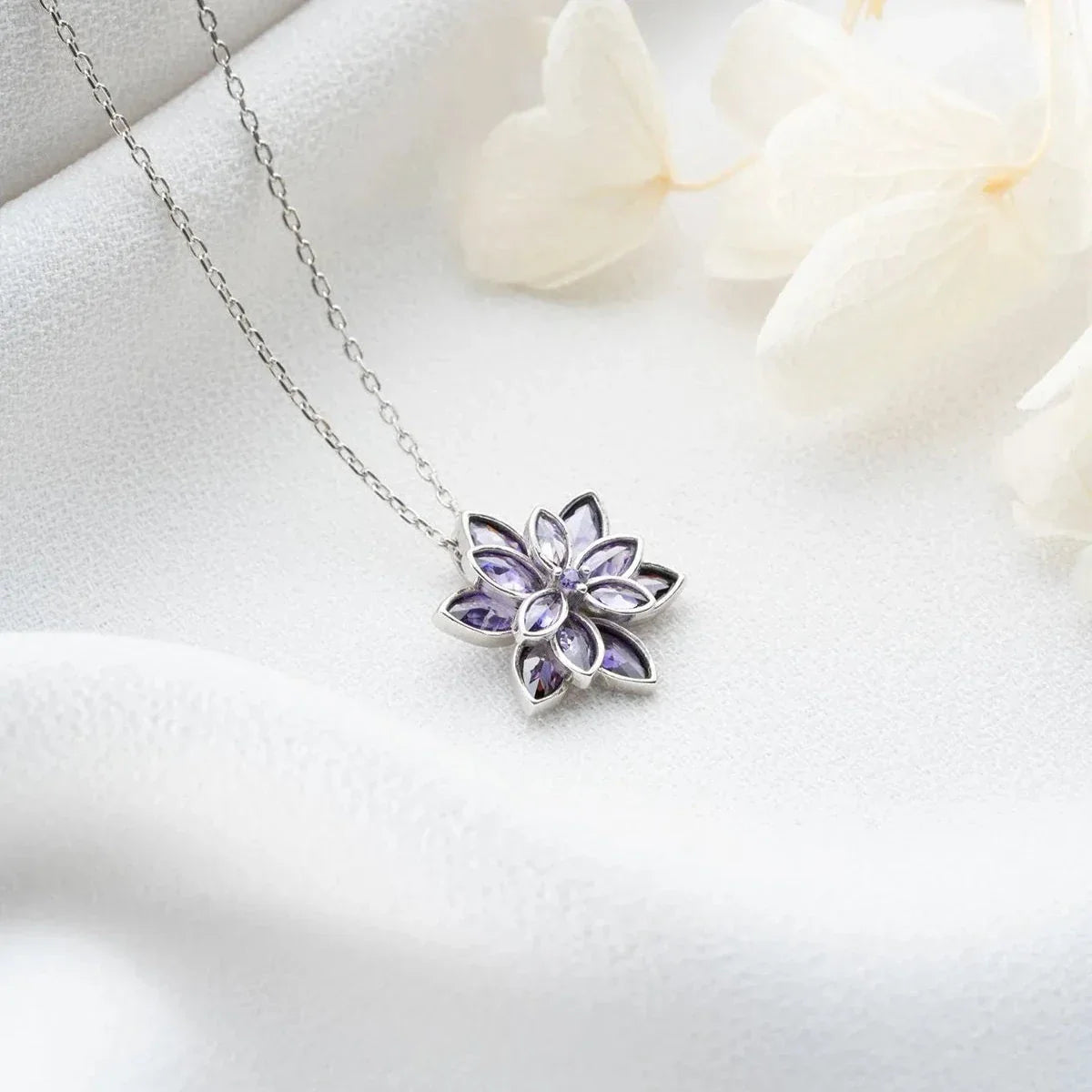 LILA LOTUS BLOMMA KRAGE | 925 SILVER