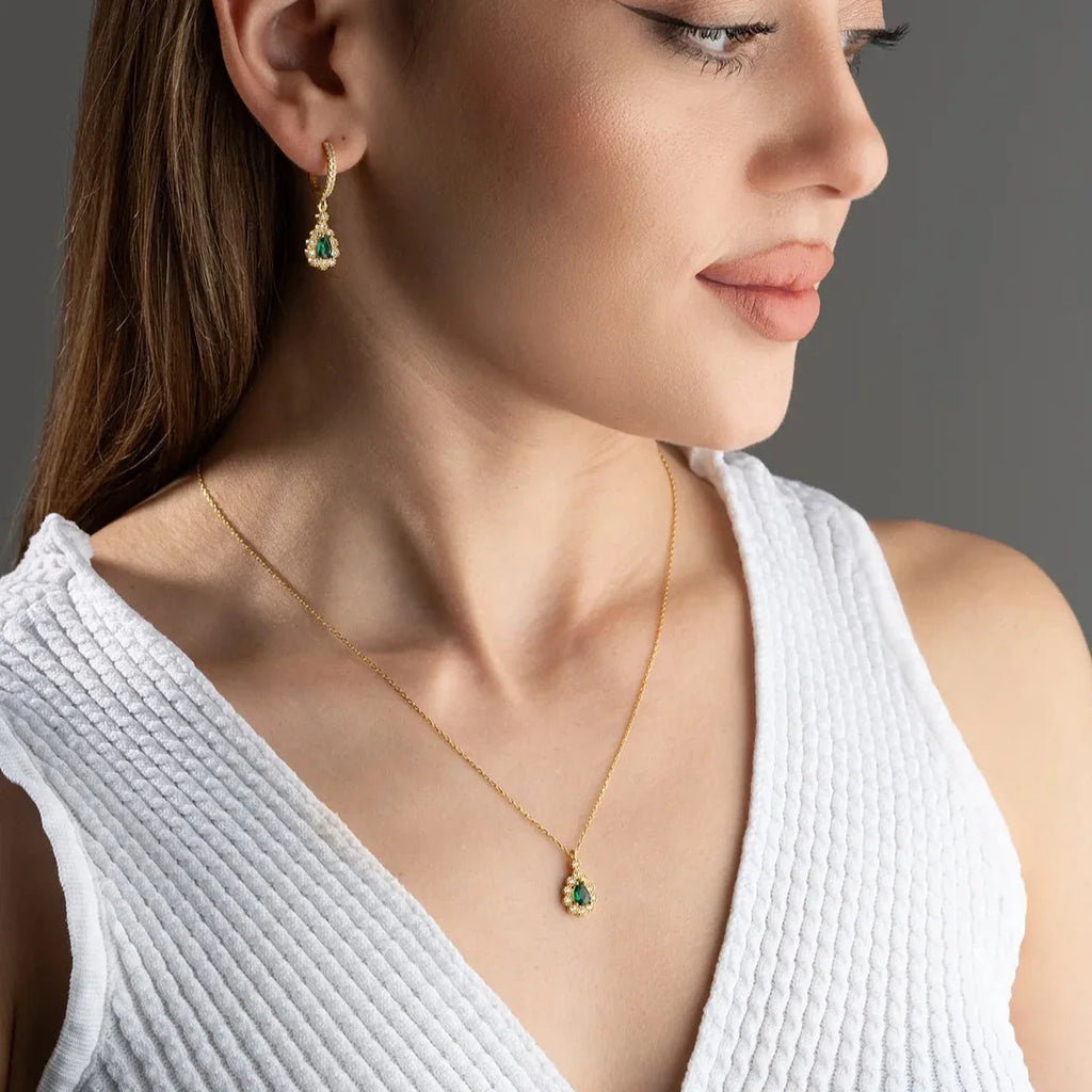 EMERALD GRÖN KRAGE ÖRHÄNGNINGSSET | 925 SILVER