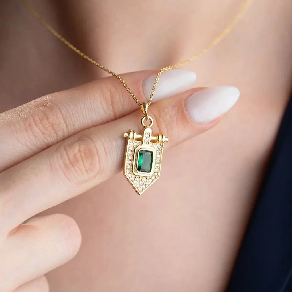 GRÖN STENTRECT KRAGE | 925 SILVER