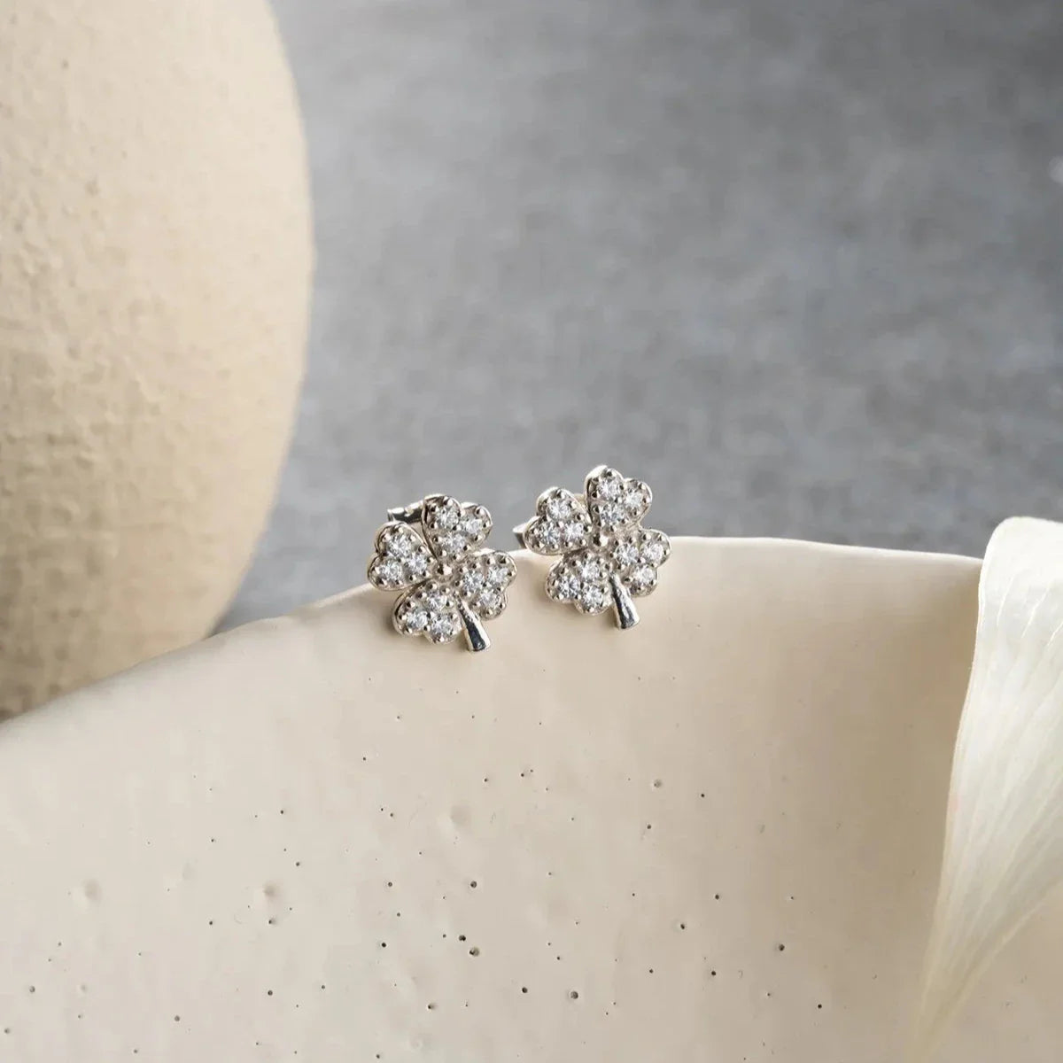 ZIRCONIA KÖVERÖRHANGEN | 925 SILVER