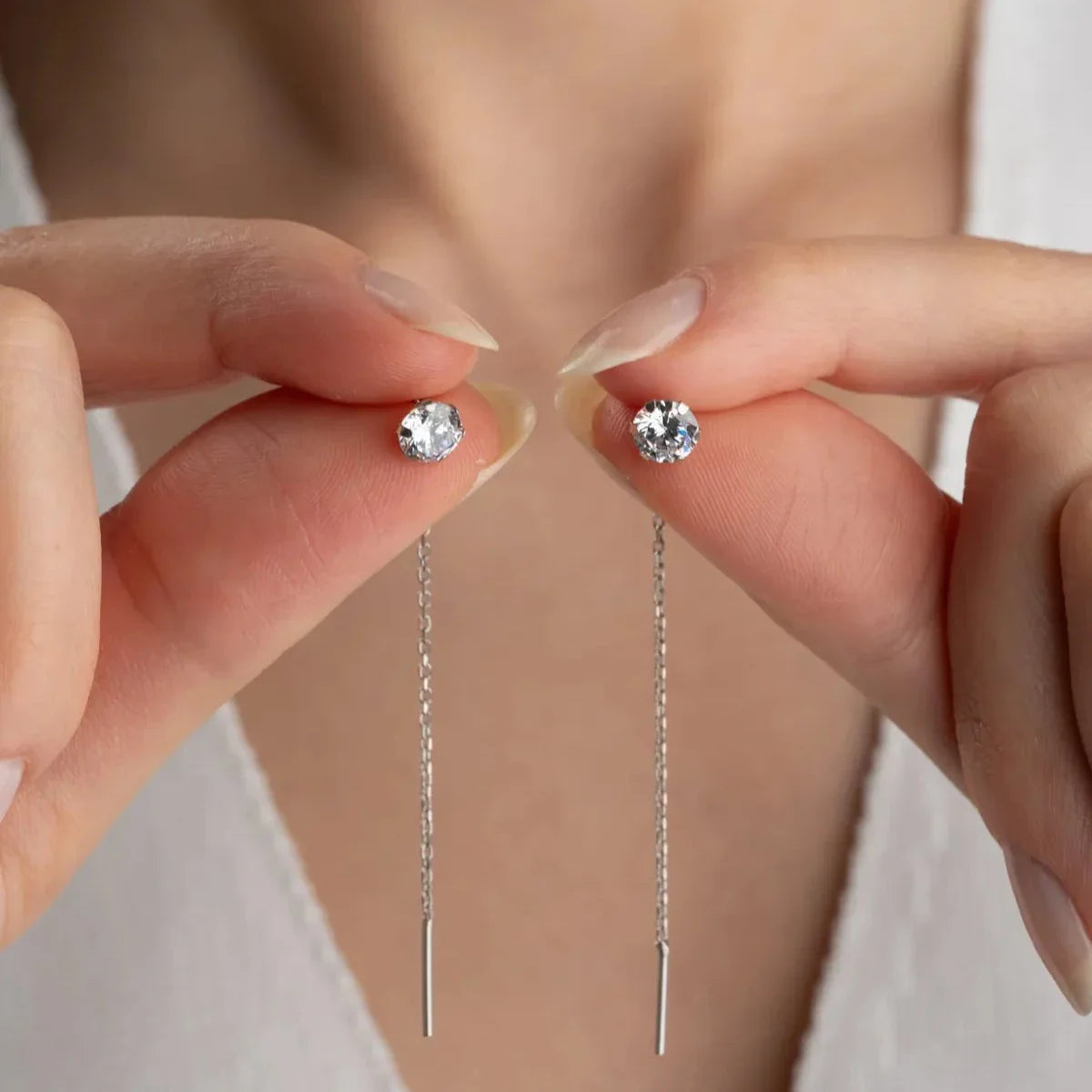 HÄNGANDE ÖRHÄNGEN MED DIAMANTDESIGN | 925 SILVER