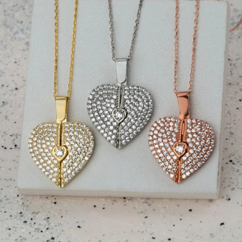 GRAVERAT HJÄRTA & ZIRCONIA KRAGE | 925 SILVER