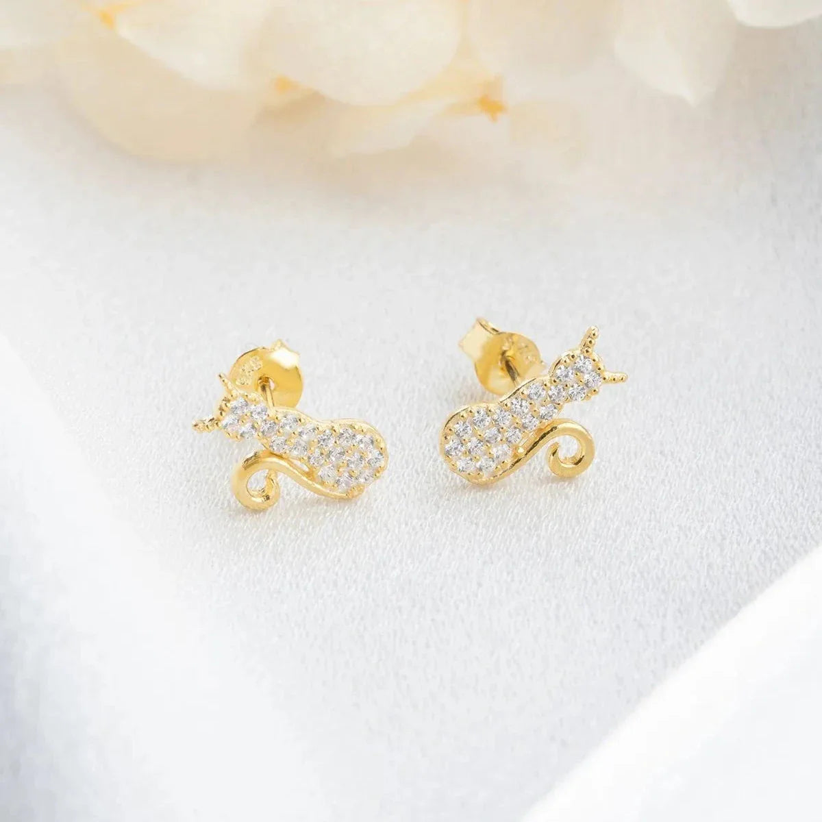 ÖRONHÄNGAR MED KATT OCH ZIRKONIA | 925 SILVER