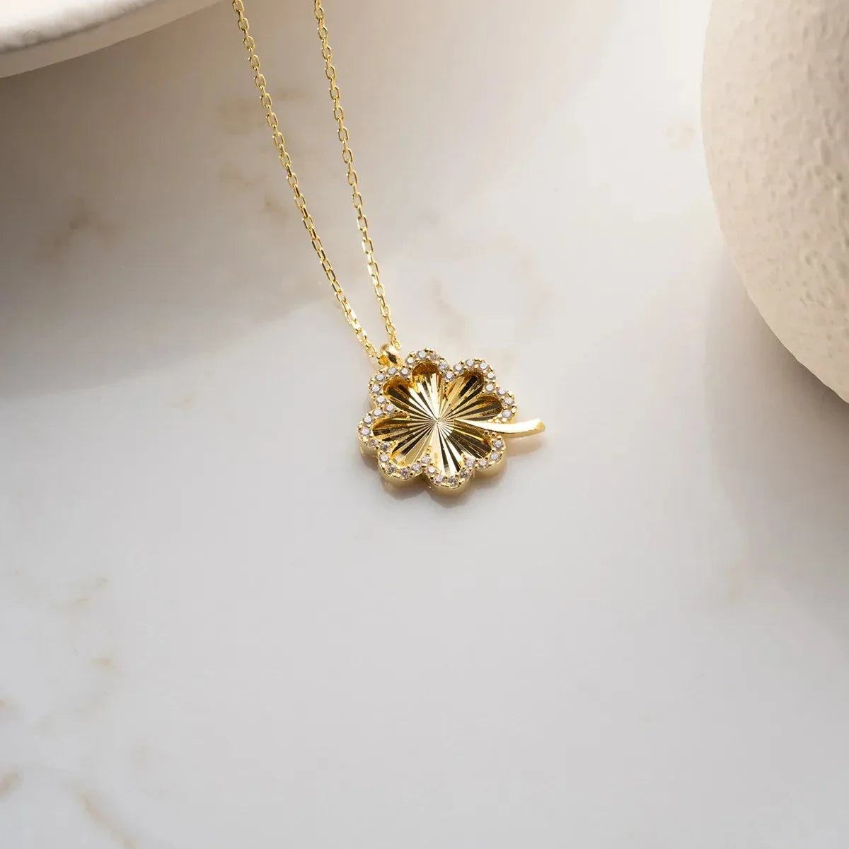 KLÖVERGLANSANDE HALSBAND | 925 SILVER