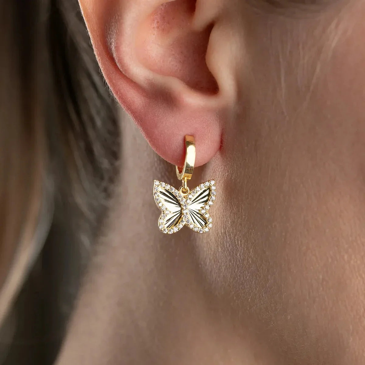 Ögonhänge med fjärilsskimrande effekt | 925 silver