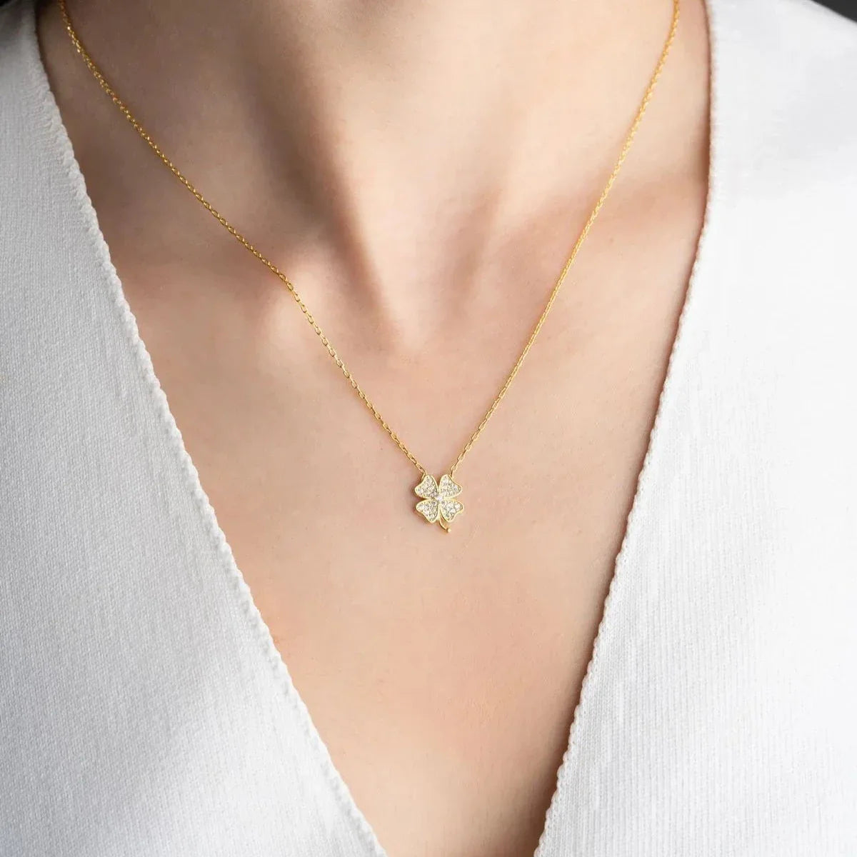 MİNİMAL ZIRCONIA KLÖVER KRAGE | 925 SILVER