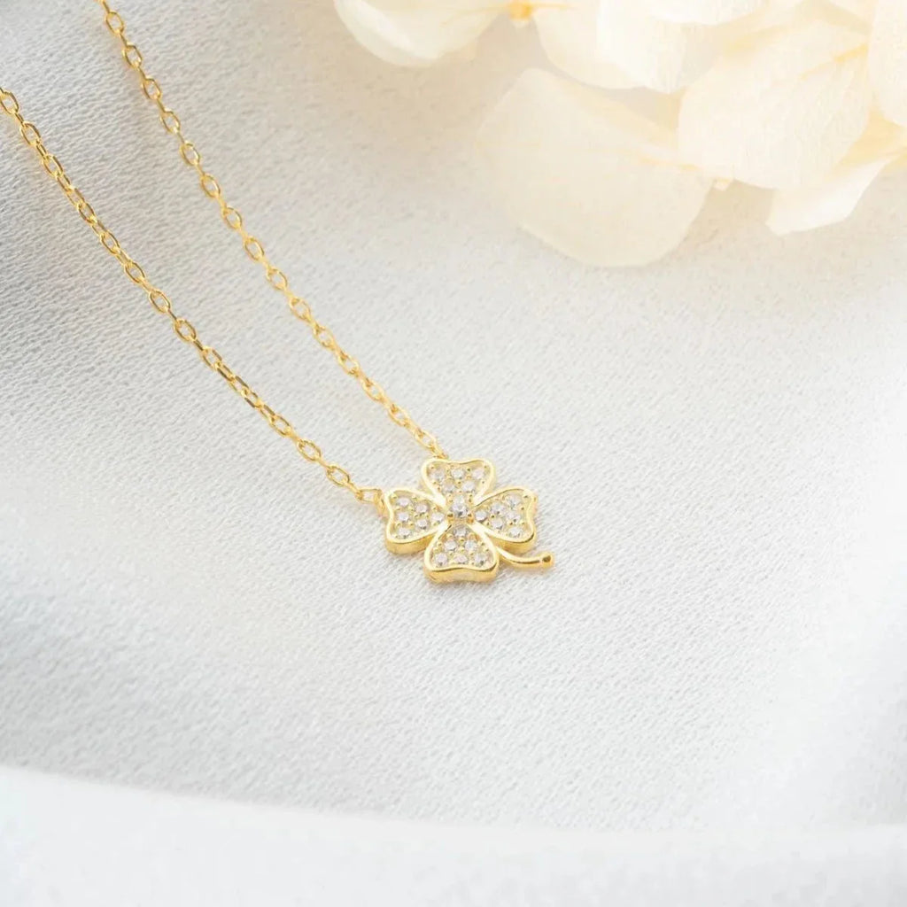 MİNİMAL ZIRCONIA KLÖVER KRAGE | 925 SILVER