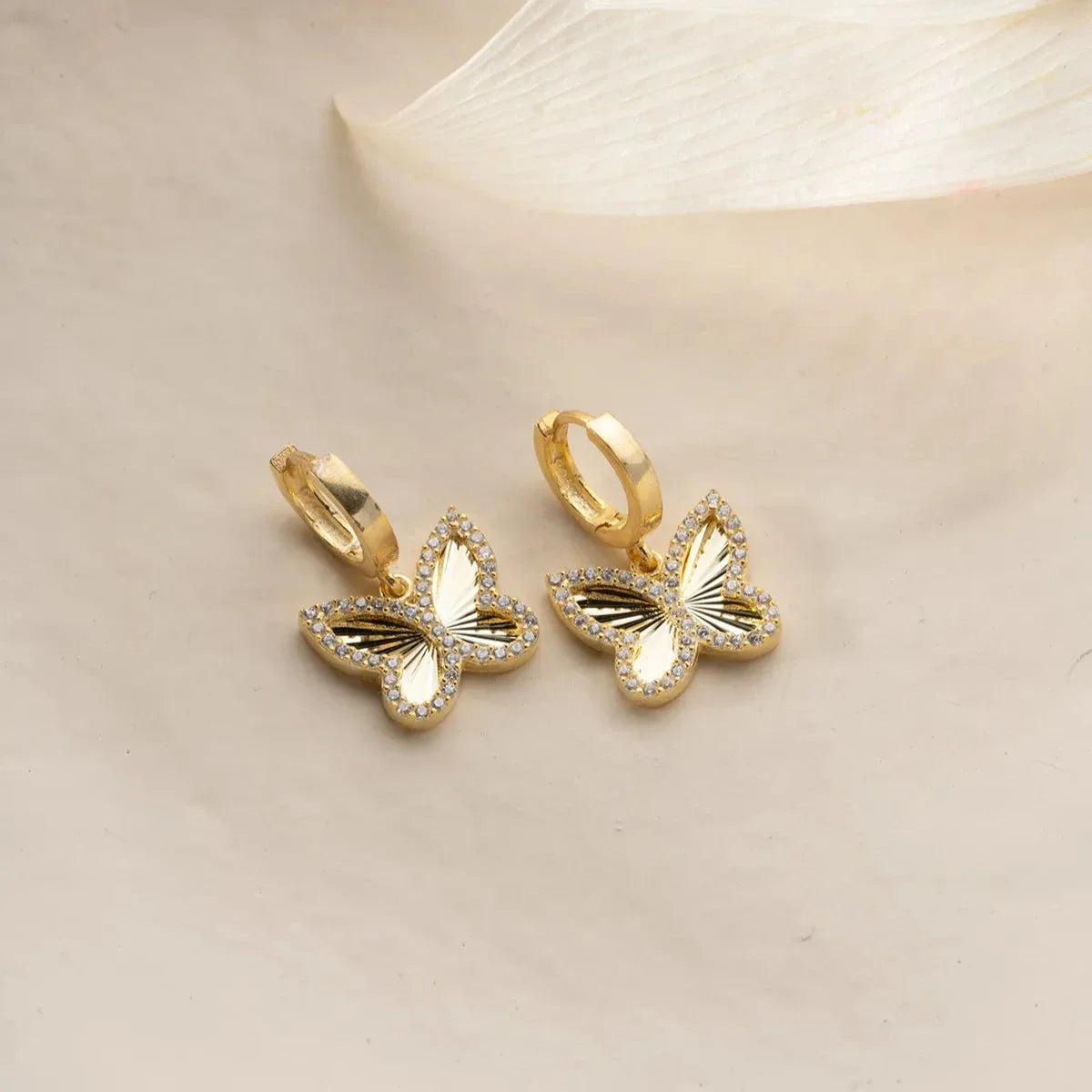 Ögonhänge med fjärilsskimrande effekt | 925 silver