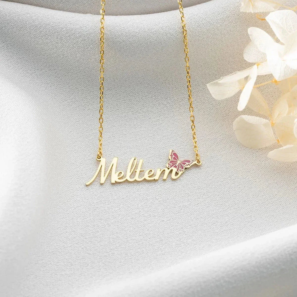 NAMNKRAGE MED FJÄRIL | 925 SILVER