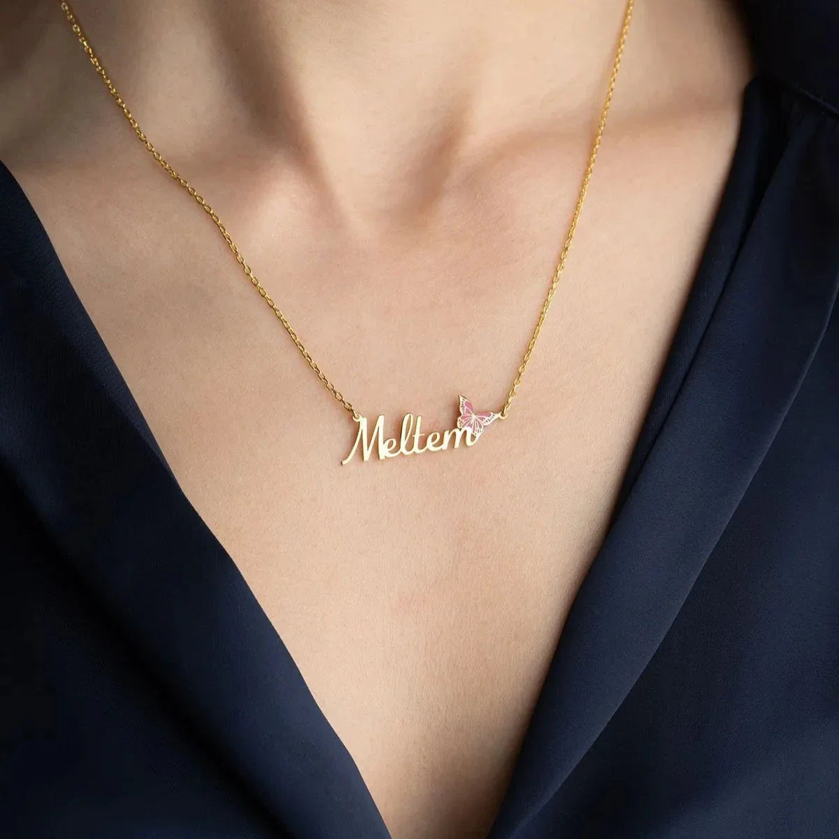 NAMNKRAGE MED FJÄRIL | 925 SILVER