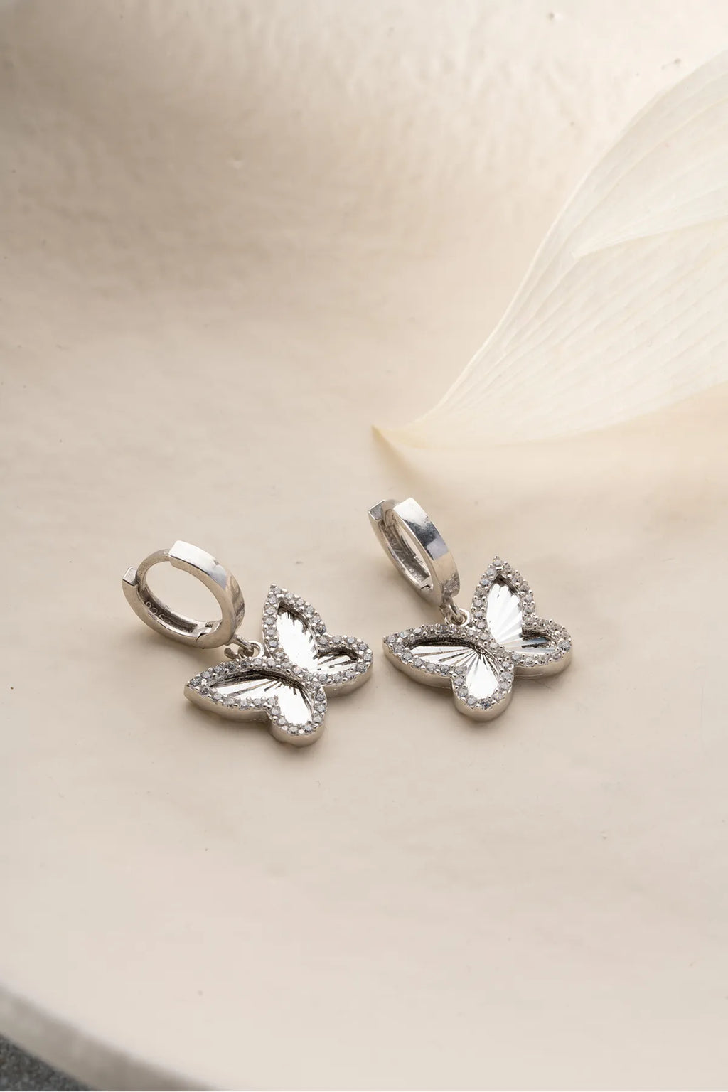 Ögonhänge med fjärilsskimrande effekt | 925 silver