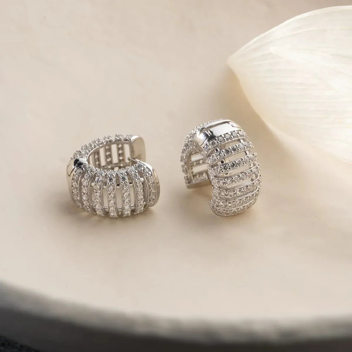 LUNAR ÖRHÄNGEN | 925 SILVER