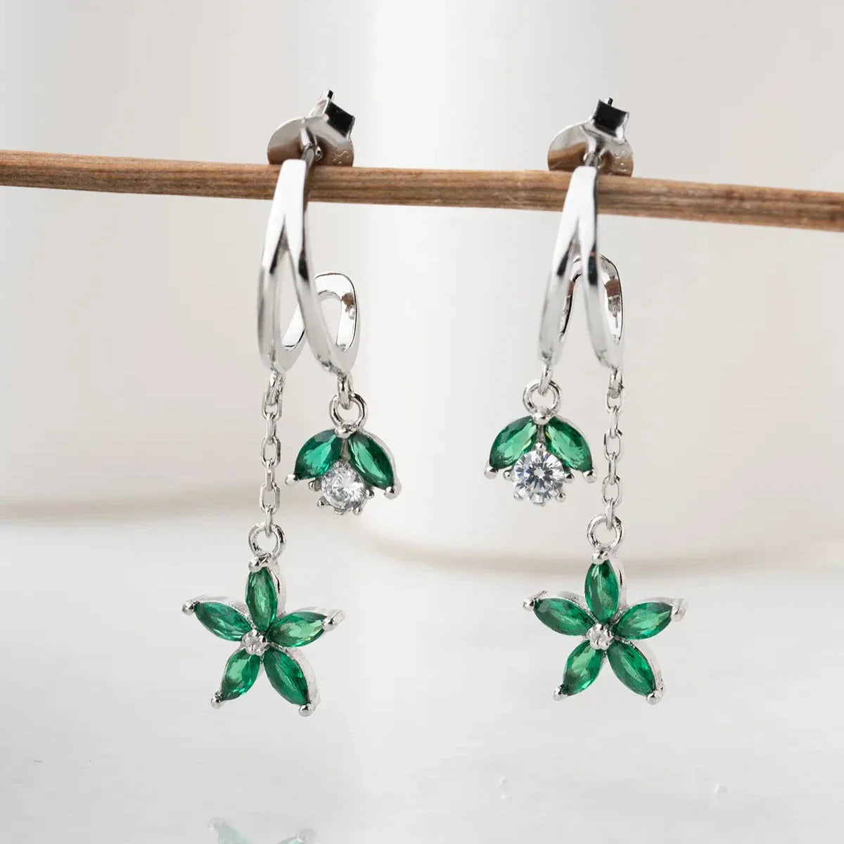 HÄNGANDE BLOMMAÖRHÄNGEN | 925 SILVER