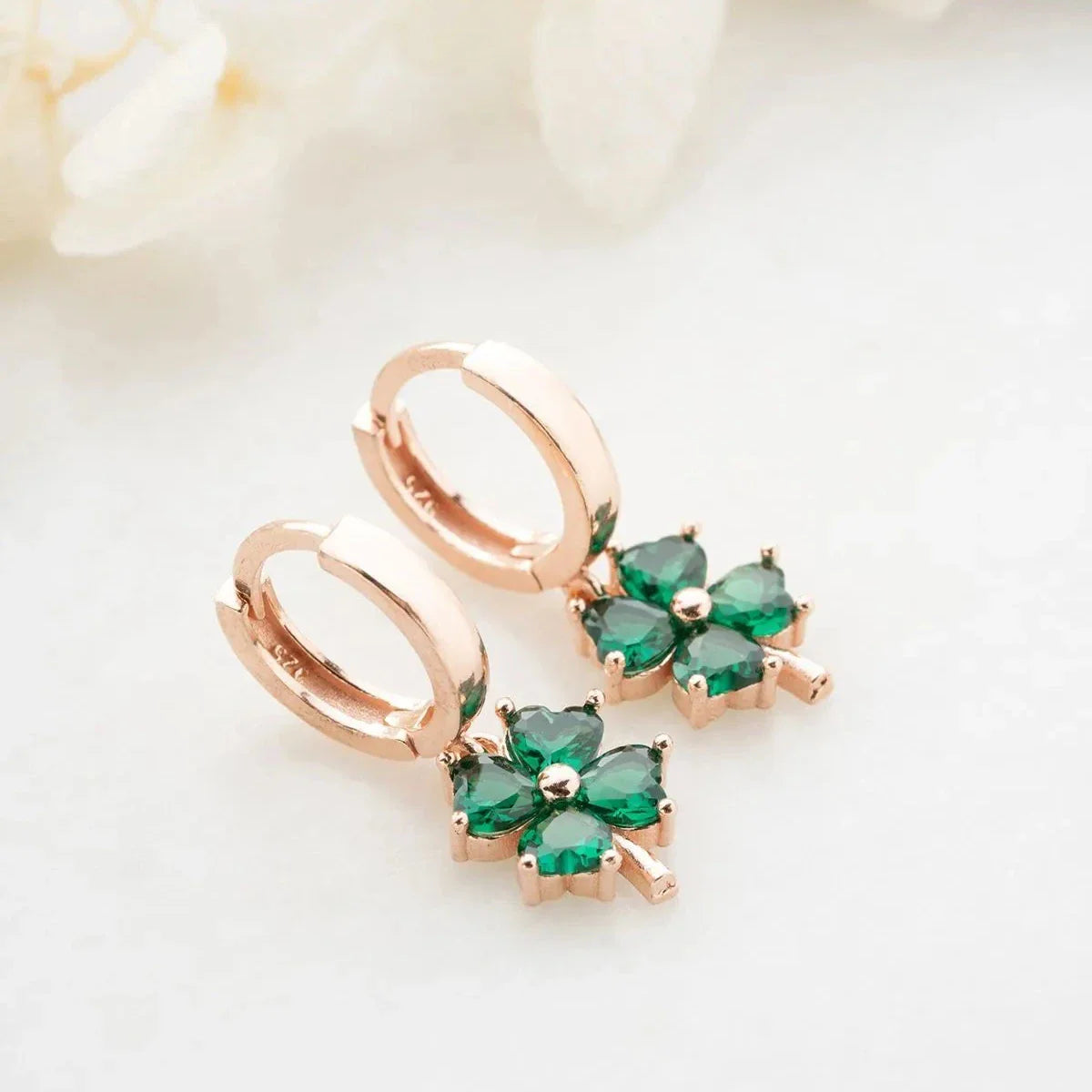 GRÖNA KLÖVERÖRHÄNGEN | 925 SILVER