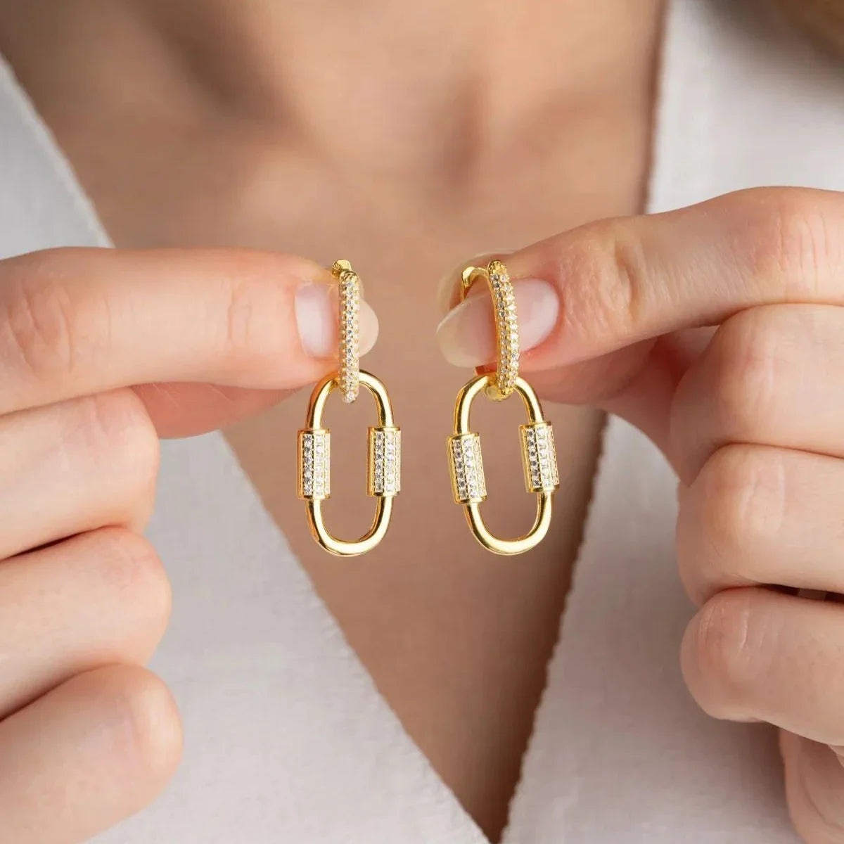 Ovala örhängen i zirkonium | 925 silver