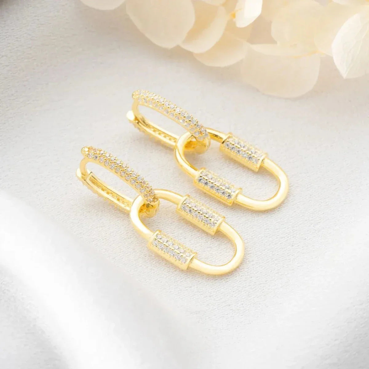 Ovala örhängen i zirkonium | 925 silver