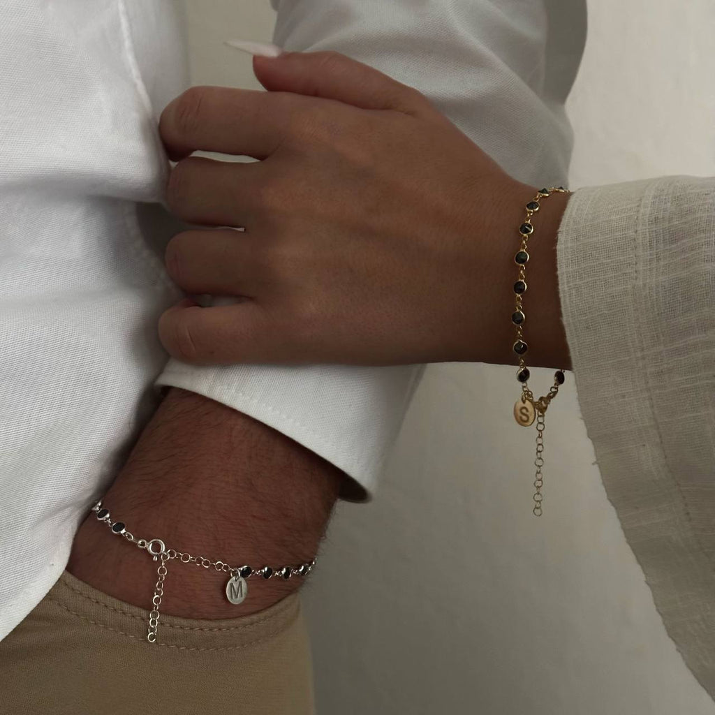 PARTNERARMBAND MED VITA STENBOKSTÄVER | 925 SILVER