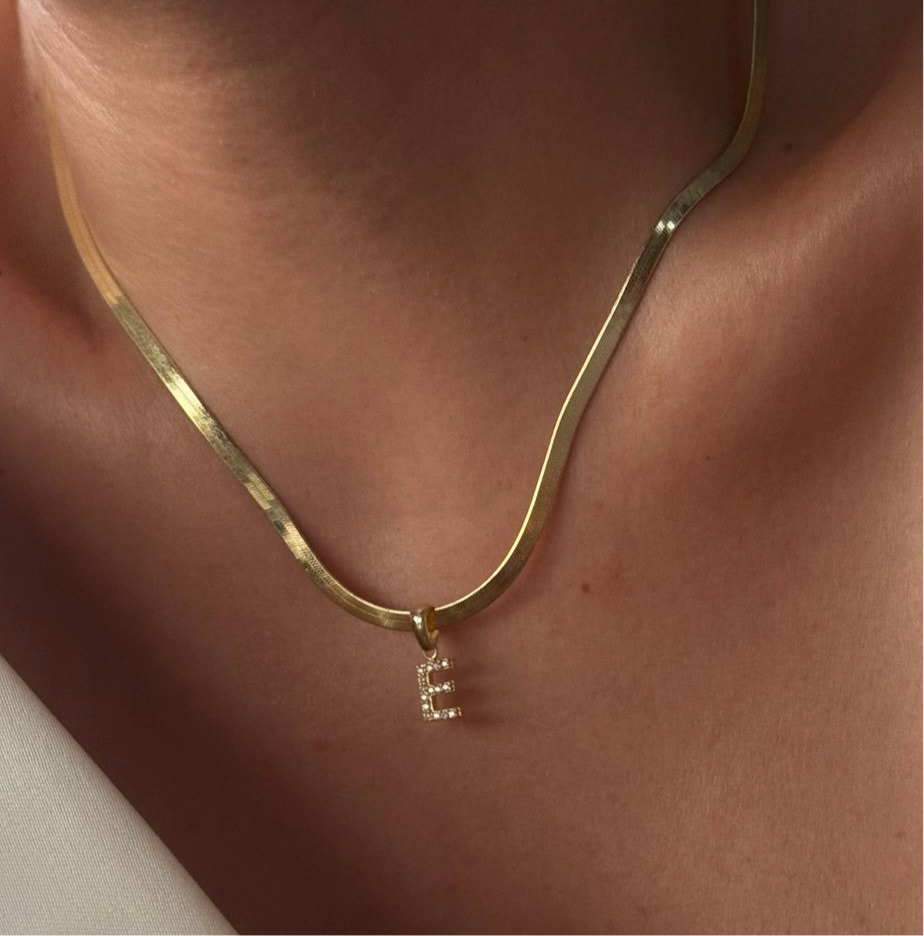 ORMKRANG MED ZIRKONIA BOKSTAVSKRÄM | 925 SILVER