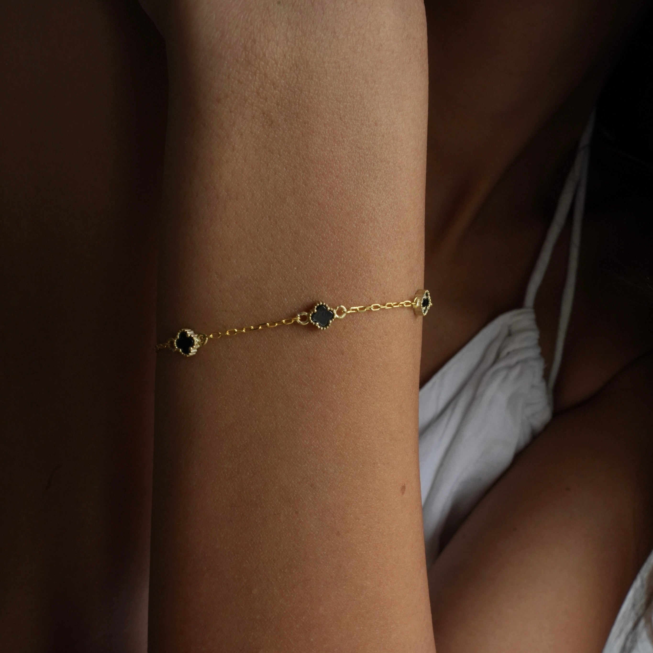 MINIMAL SVART KLÖVER ARMBAND | 925 SILVER