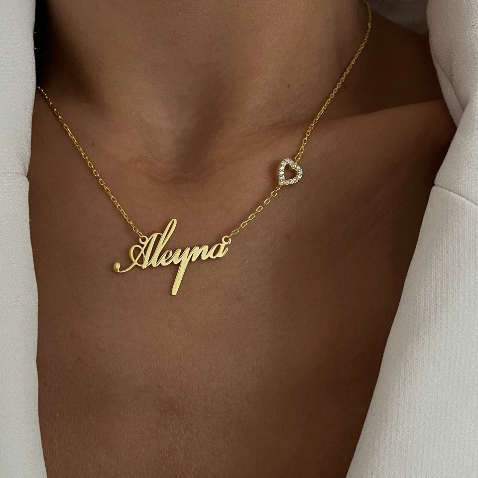 NAMN KRAGE MED ZIRCONIA HJÄRTA | 925 SILVER