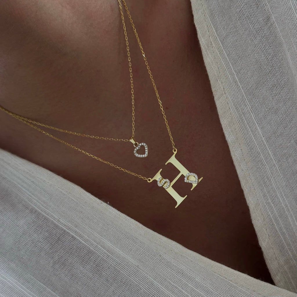 KRAGE MED STORT BOKSTAV MED INITIALER| 925 SILVER