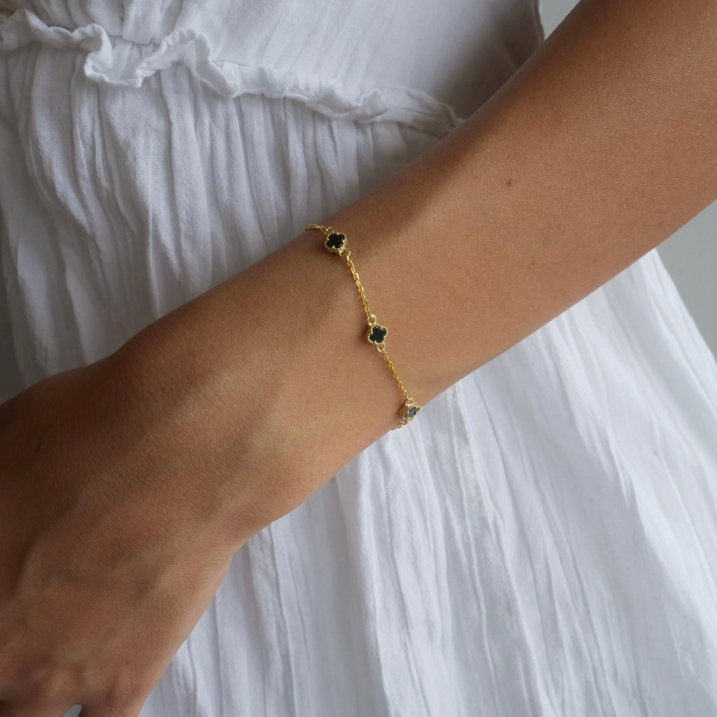 MINIMAL SVART KLÖVER ARMBAND | 925 SILVER