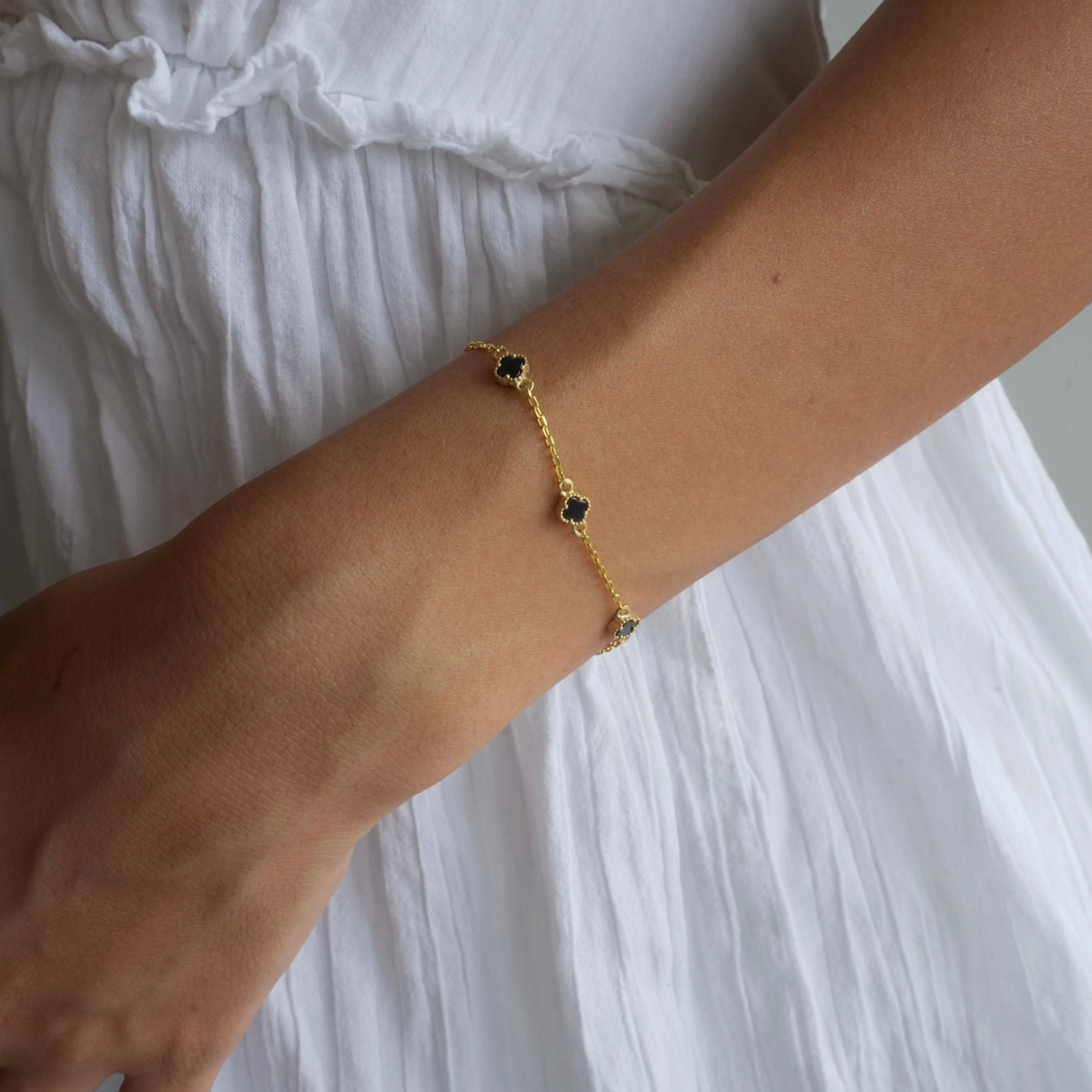 MINIMAL SVART KLÖVER ARMBAND | 925 SILVER