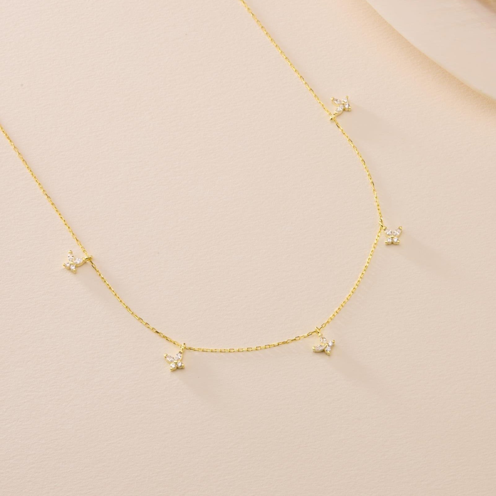 FJÄRIL MED KEDJA | 925 SILVER