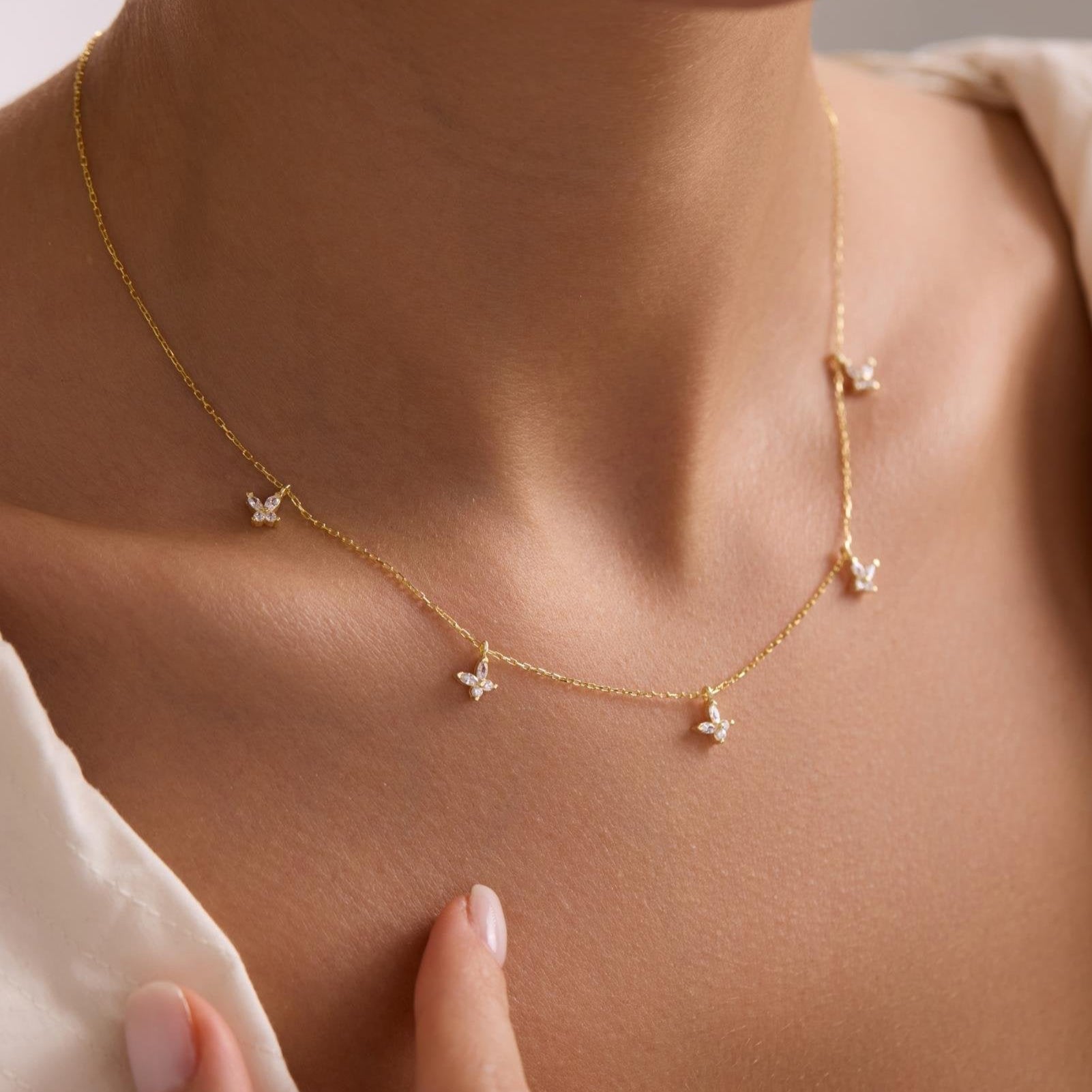 FJÄRIL MED KEDJA | 925 SILVER