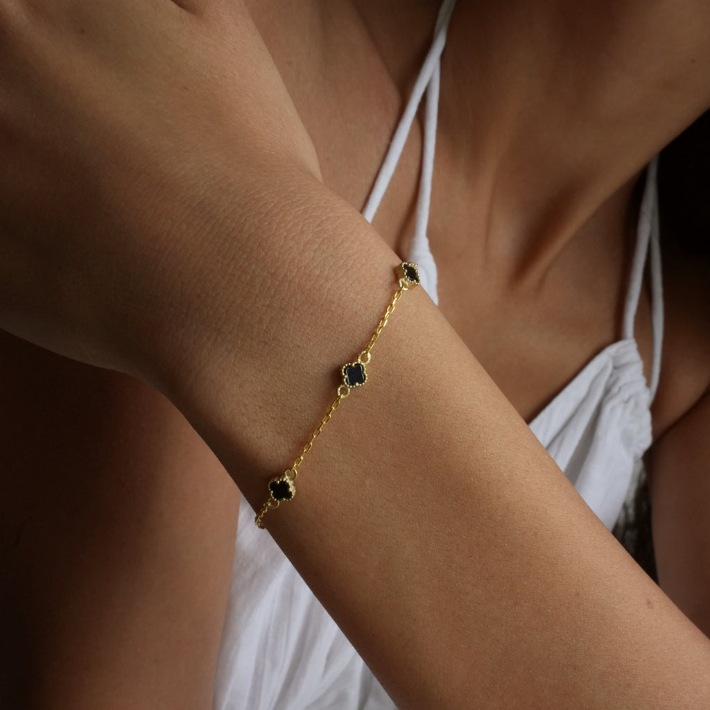 MINIMAL SVART KLÖVER ARMBAND | 925 SILVER