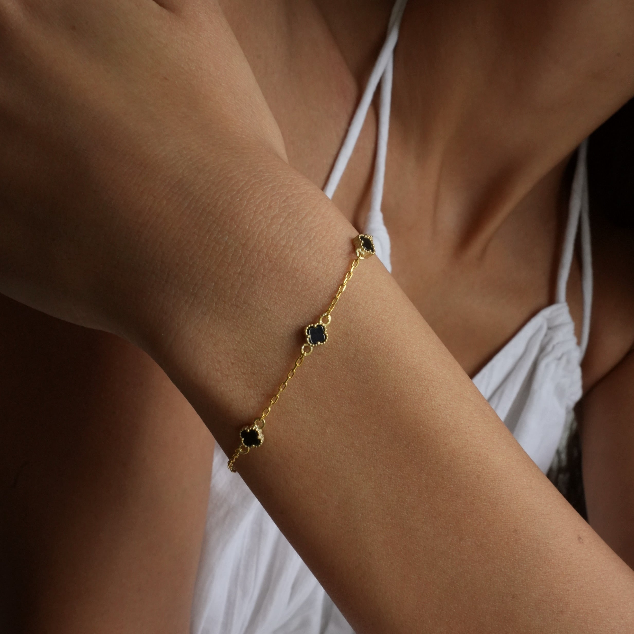 MINIMAL SVART KLÖVER ARMBAND | 925 SILVER