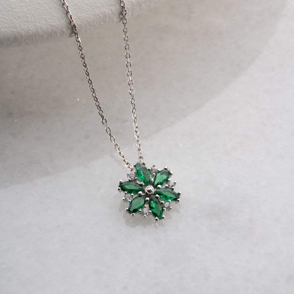 BLOMHALSBAND MED GRÖN ZIRKON | 925 SILVER