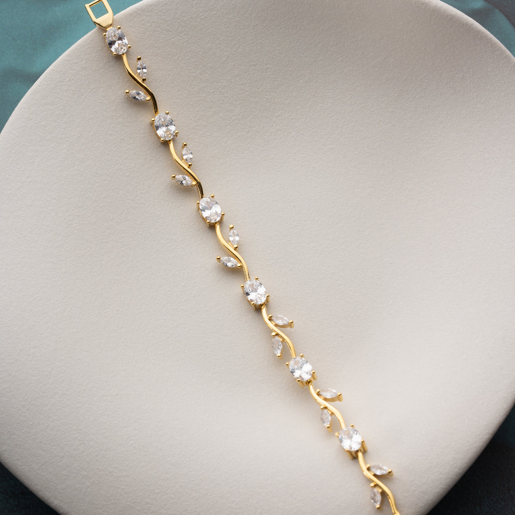 ARMBAND MED LÖV OCH ZIRKON | 925 SILVER