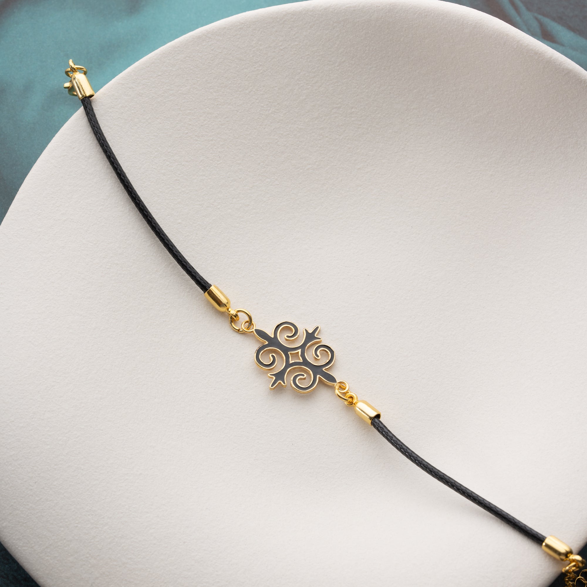 ARMBAND MED SVART SNODD OCH EMALJ | 925 SILVER
