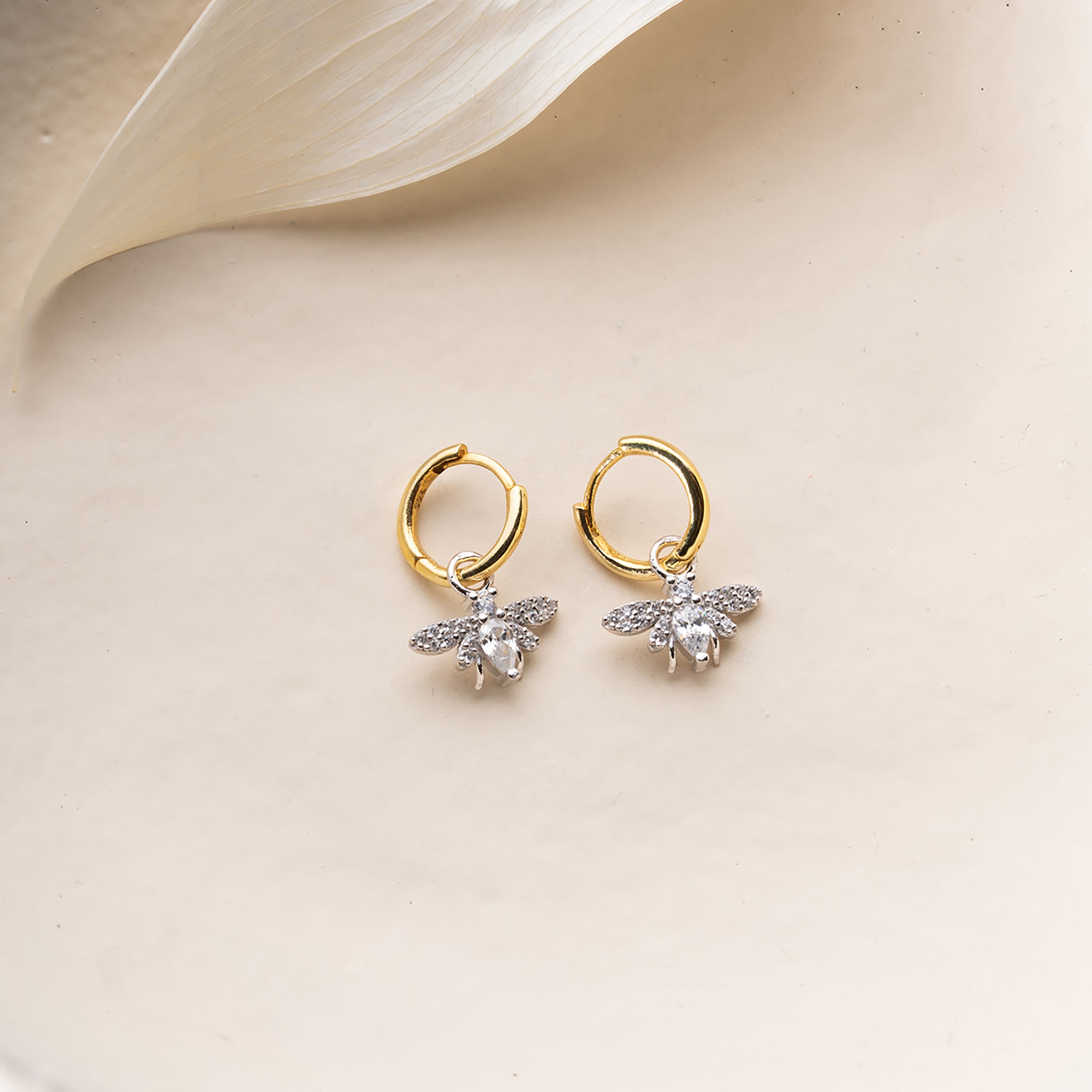 BEE PÄRLÖRHANGEN | 925 SILVER