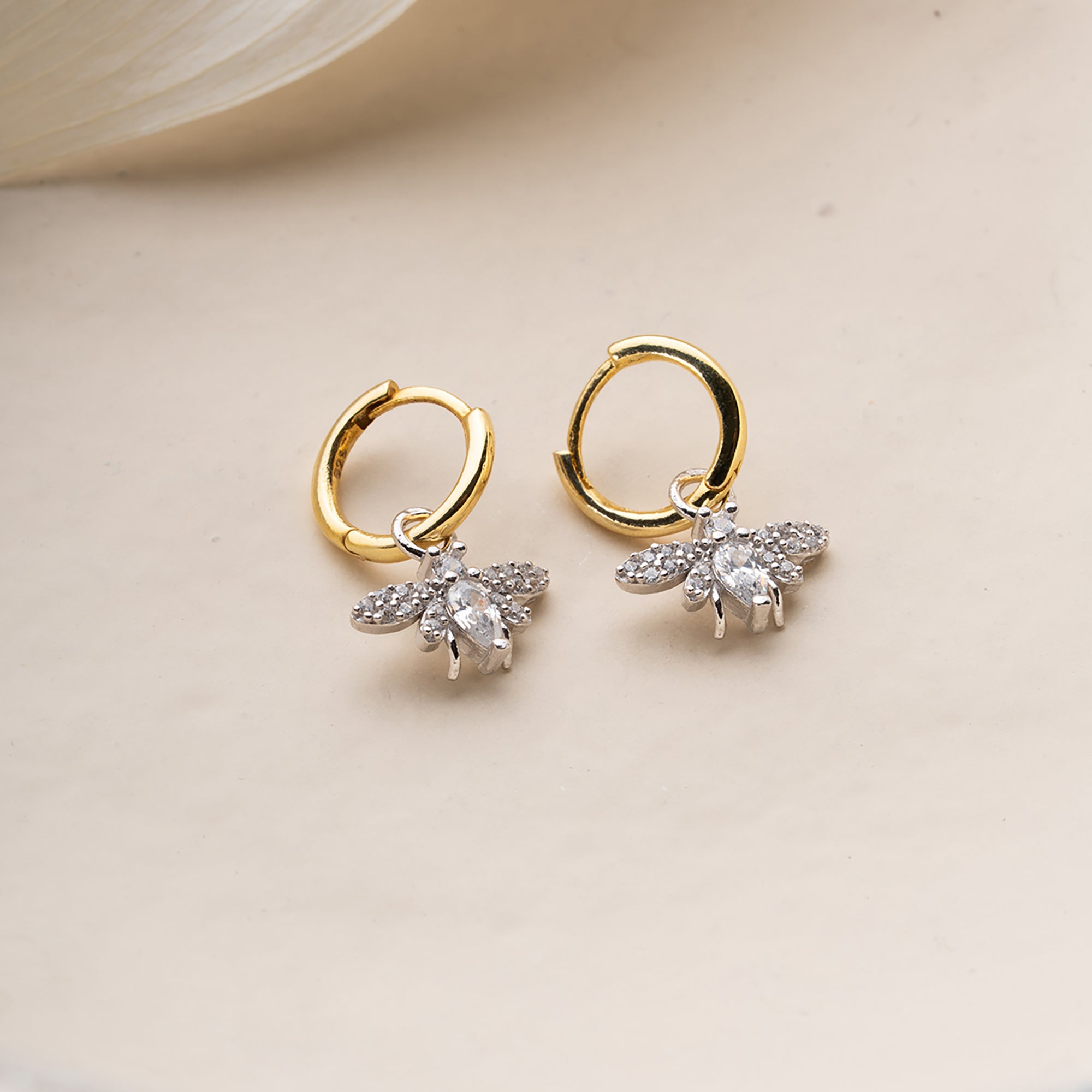 BEE PÄRLÖRHANGEN | 925 SILVER