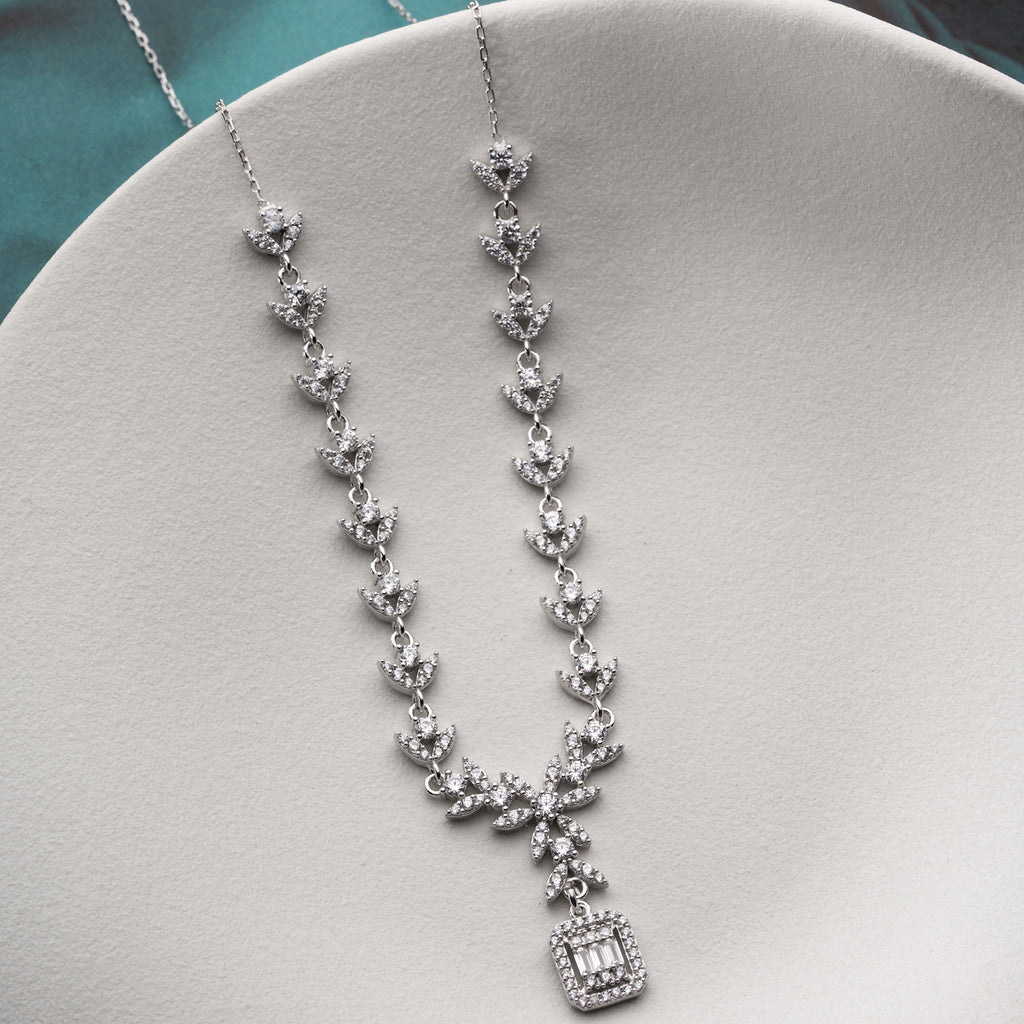 ELEGANCE HALSBAND MED BAGUETTZIRKON | 925 SILVER