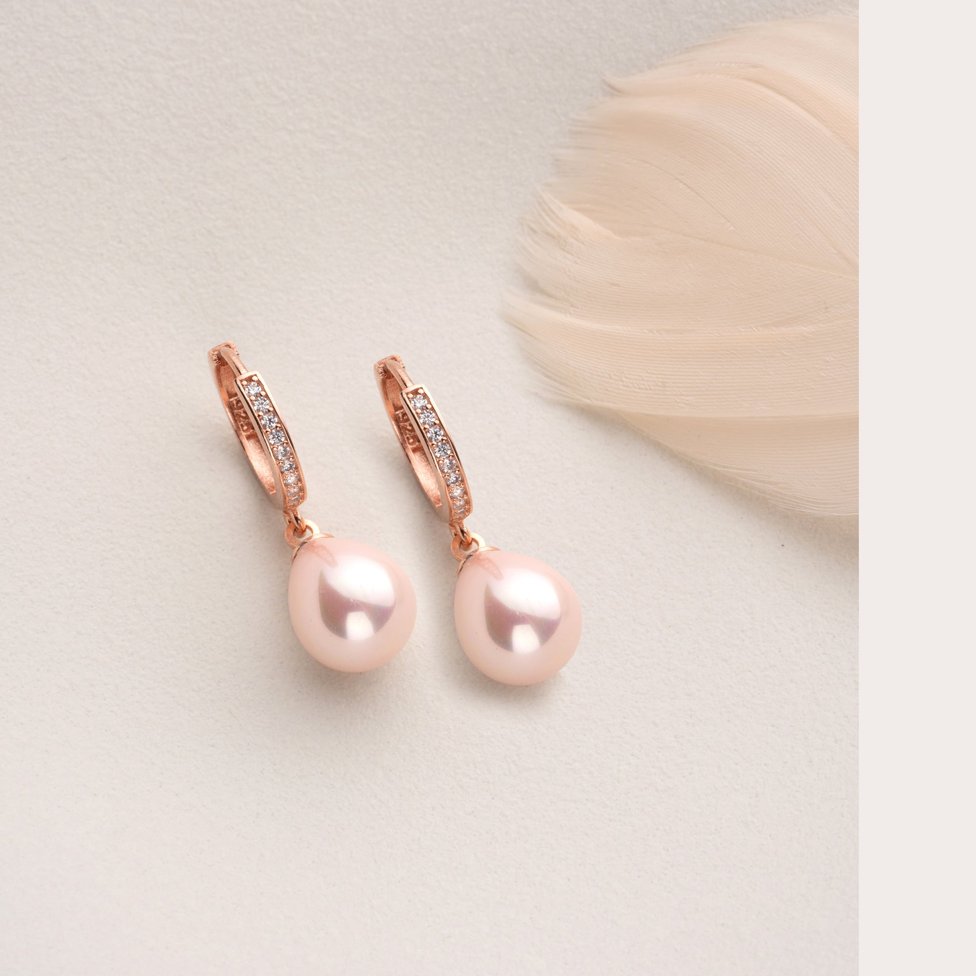 ÖRHÄNGEN MED ROSA PÄRLA | 925 SILVER