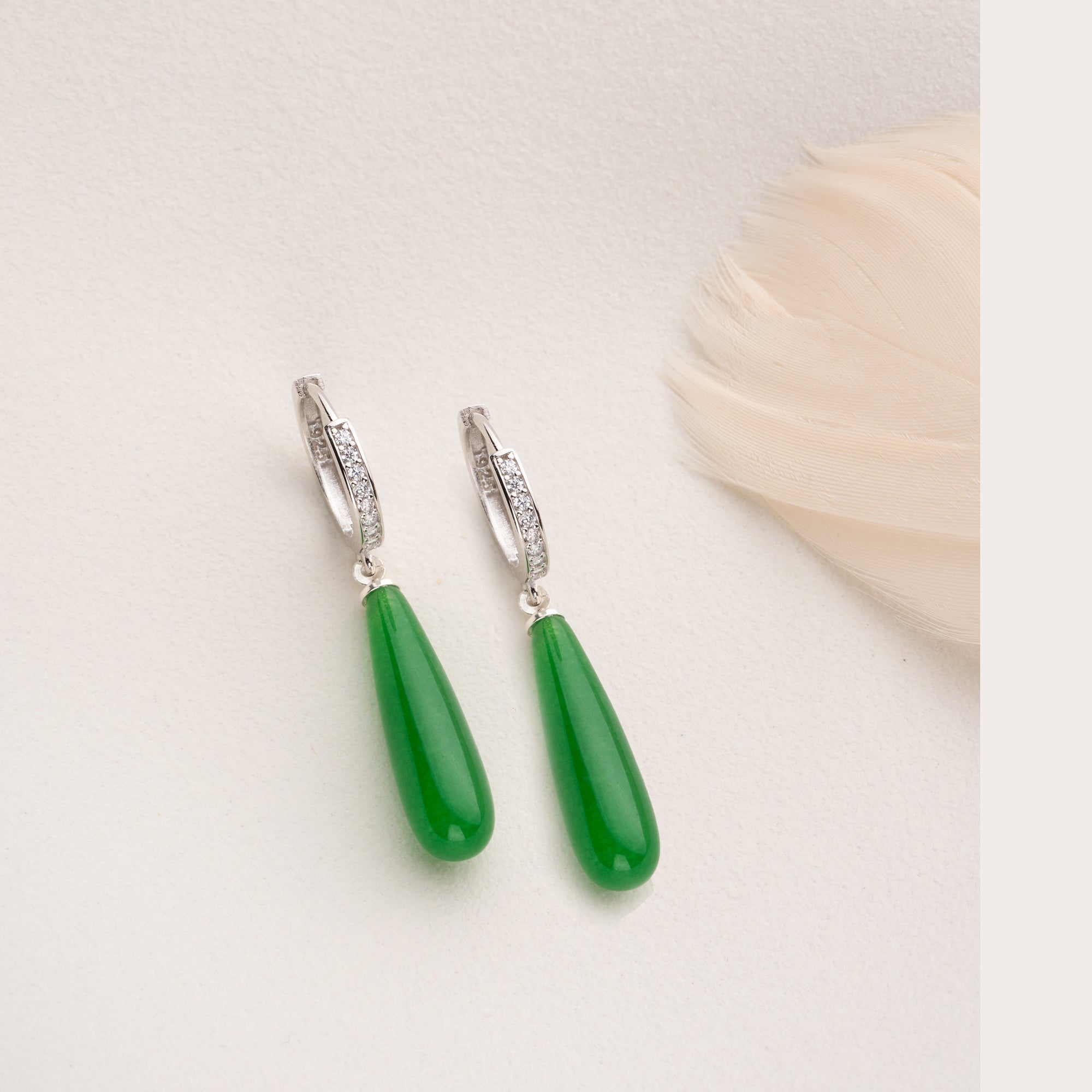 DROPPFORMADE GRÖNA STENÖRHÄNGEN | 925 SILVER